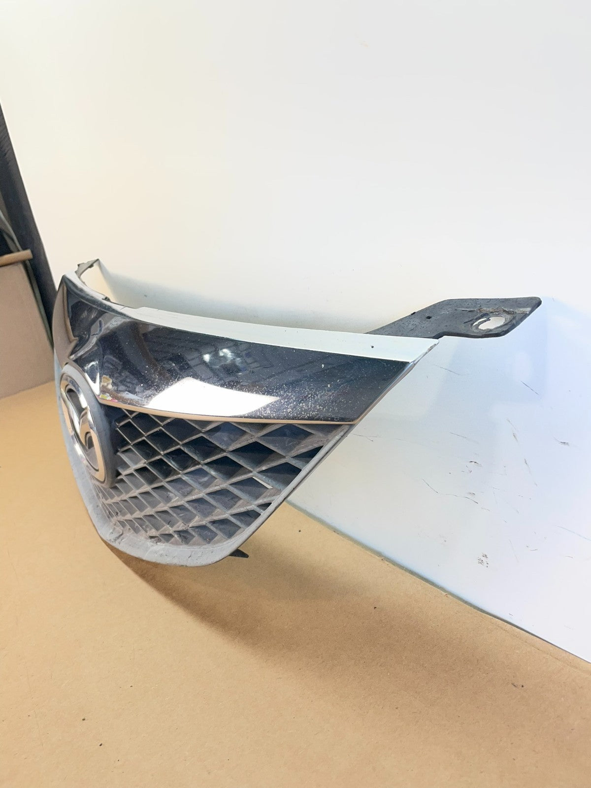 2003 2004 2005 Mazda Mazda 6 Front Grille Grill AF8581 DG2