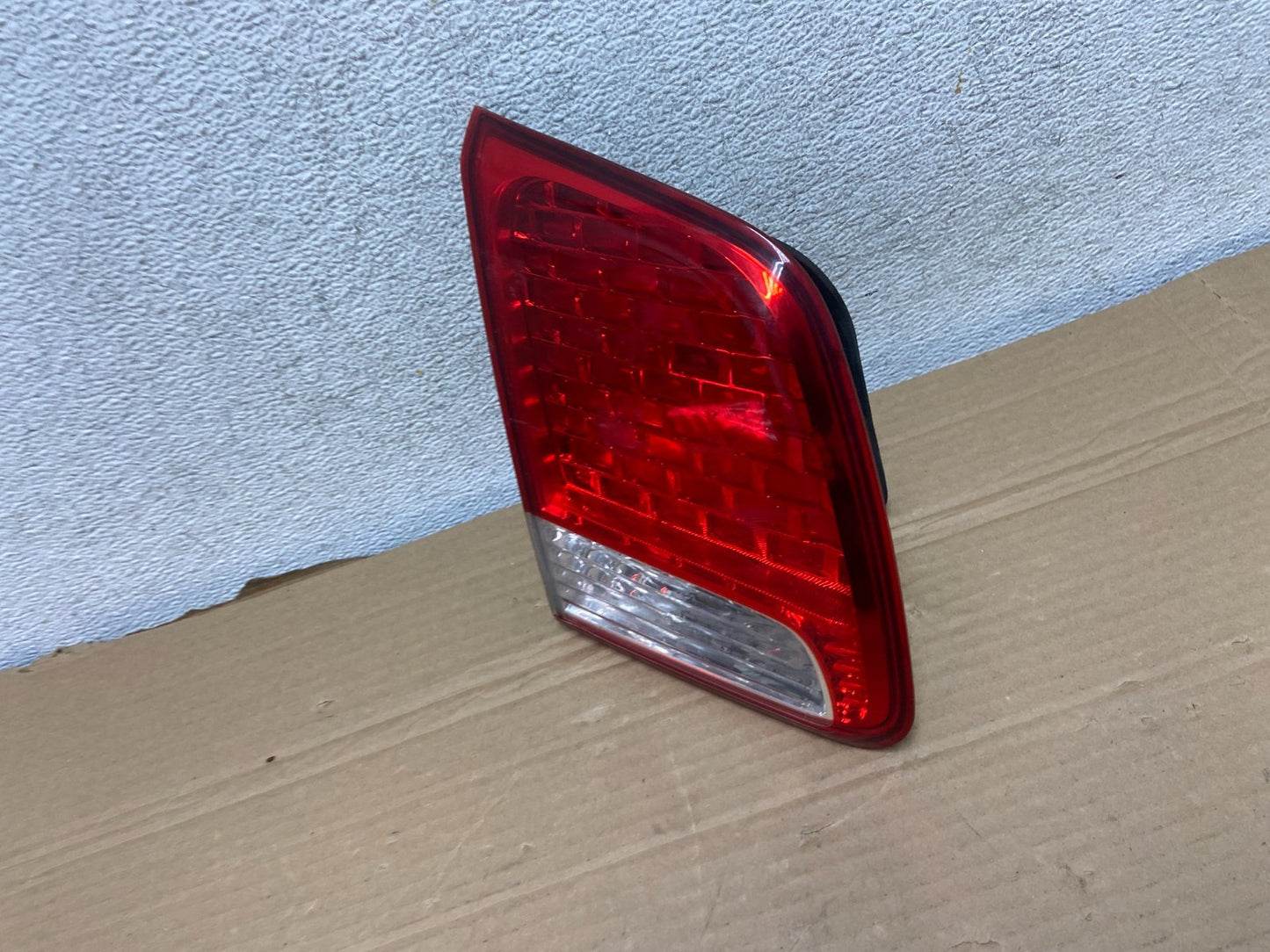 2011 2012 2013 Kia Sorento Left Driver Lh Inner Tail Light AG8886 DW2