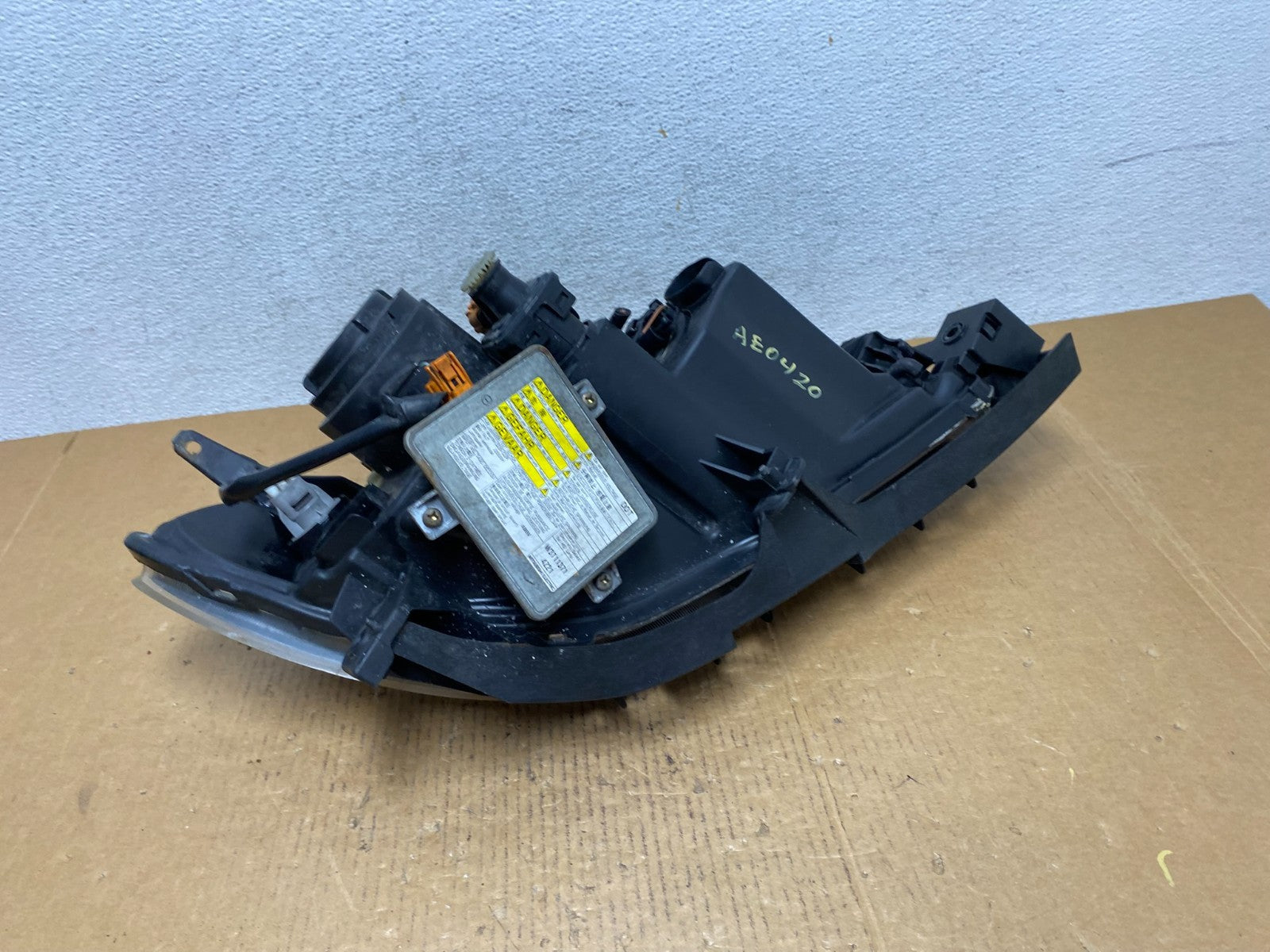 2004 to 2009 Mazda 3 Sedan Left Driver LH Side XENON Headlight AE0420 DW7