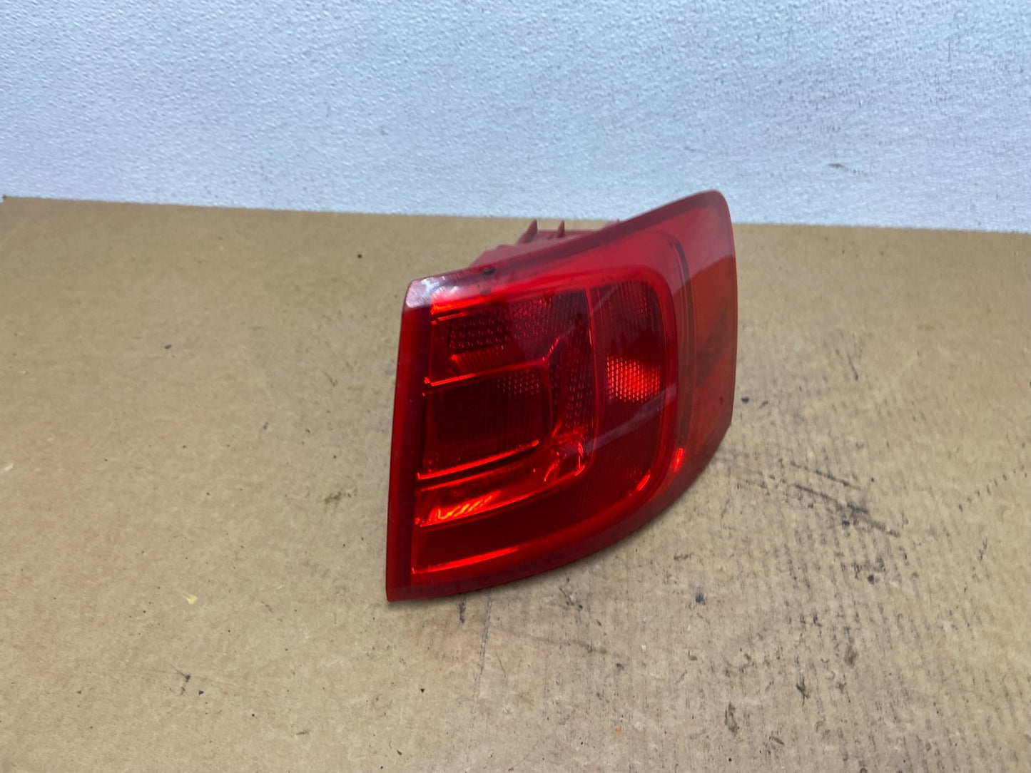 2011 to 2014 Volkswagen Jetta Right Passenger Rh Side Tail Light Oem AC3160 DW2