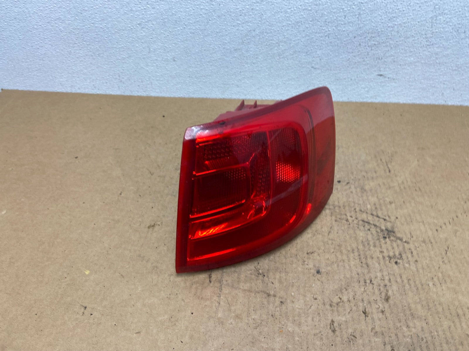 2011 to 2014 Volkswagen Jetta Right Passenger Rh Side Tail Light Oem AC3160 DW2