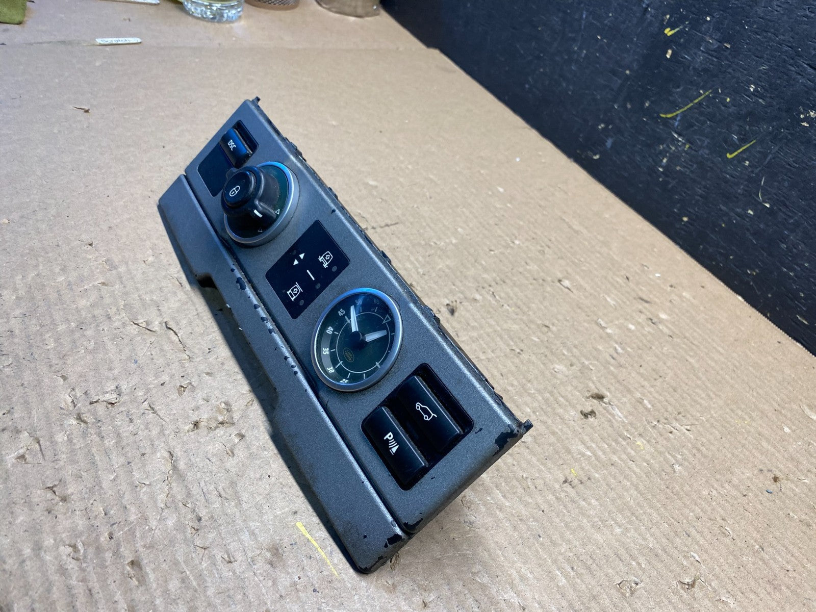 2002-2005 Range Rover L322 Center Clock Panel DSC Switch Control Power S6717 DG2