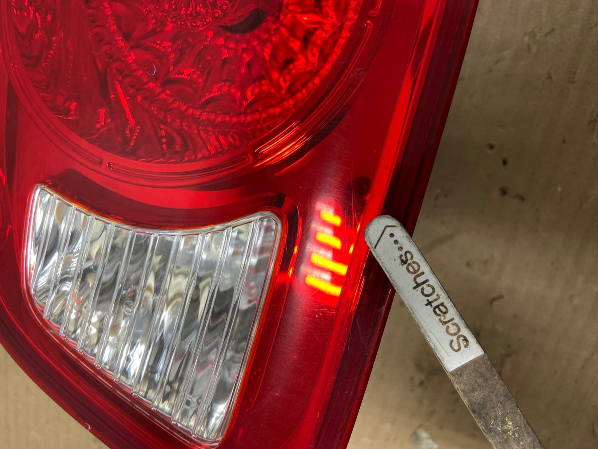 2007 2008 2009 Hyundai Santa Fe Right Passenger Tail Light Inner AG9029 LK3