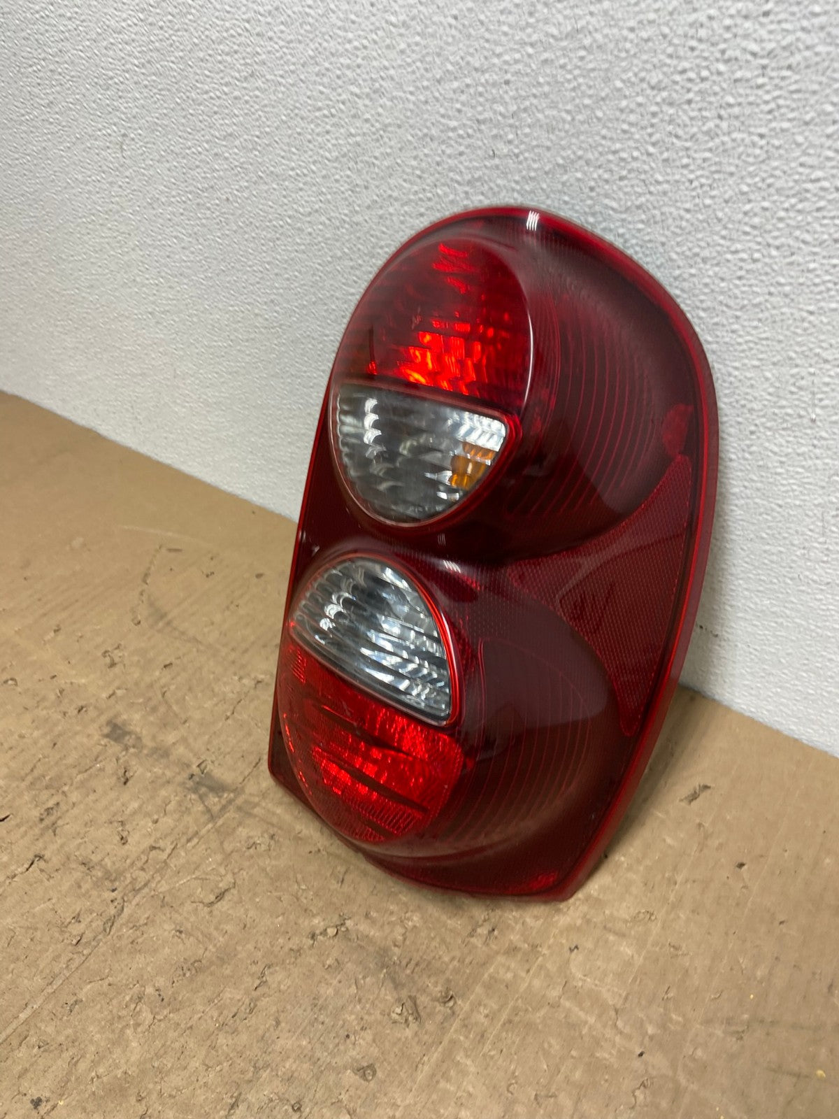 2005 2006 2007 Jeep Liberty Right Passenger Rh Tail Light AC0285 LK1