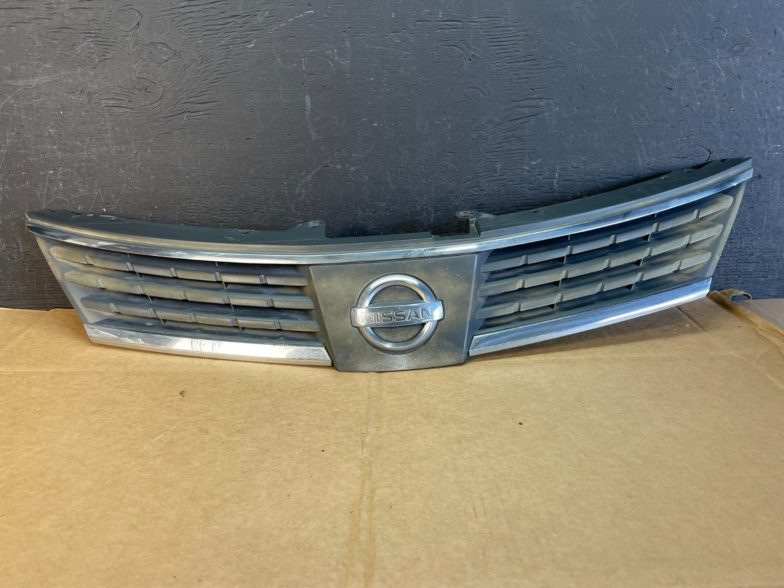 2007 2008 2009 Nissan Versa Sedan Front Upper Grill Grille AE0793 DG0