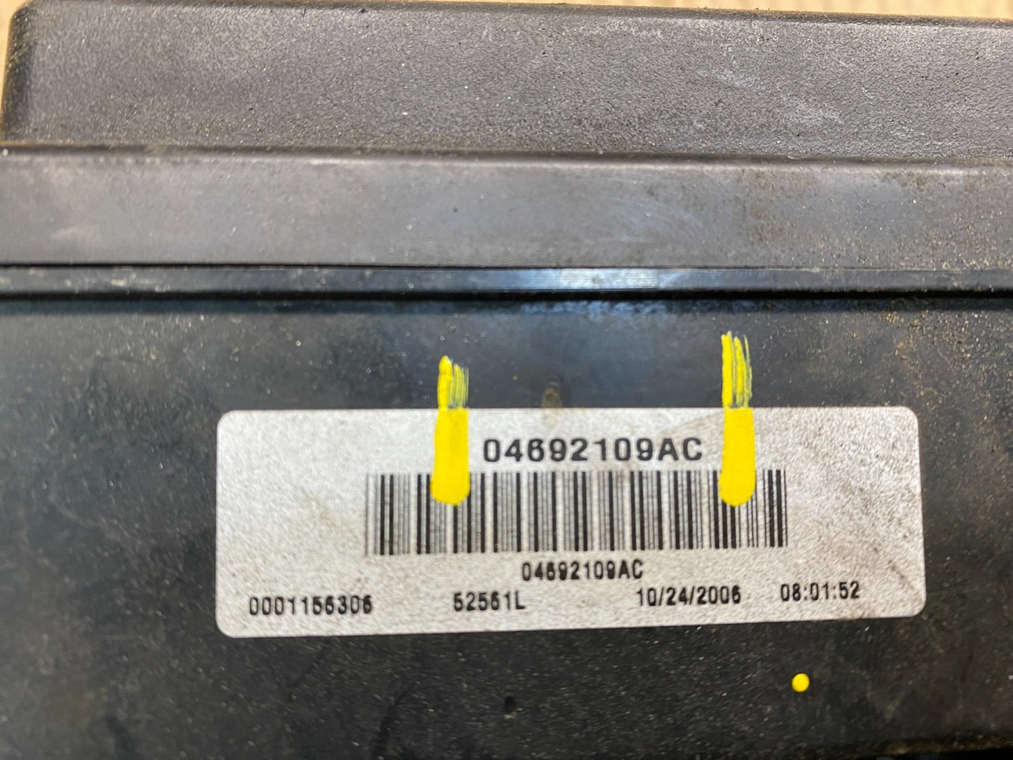 2007 Jeep Grand Cherokee Integrated Power Fuse Box 04692109ac Y1142 DG5