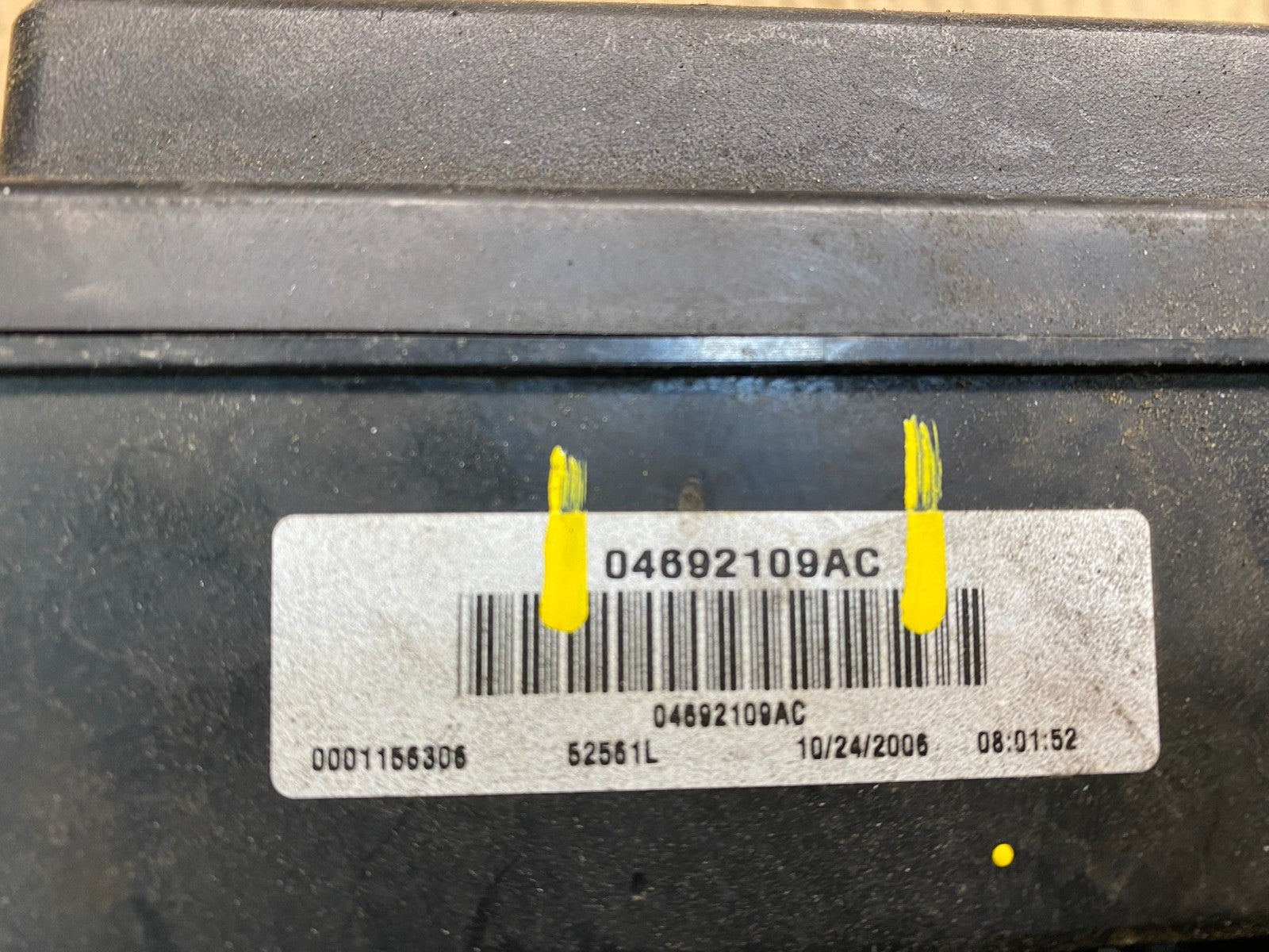 2007 Jeep Grand Cherokee Integrated Power Fuse Box 04692109ac Y1142 DG5