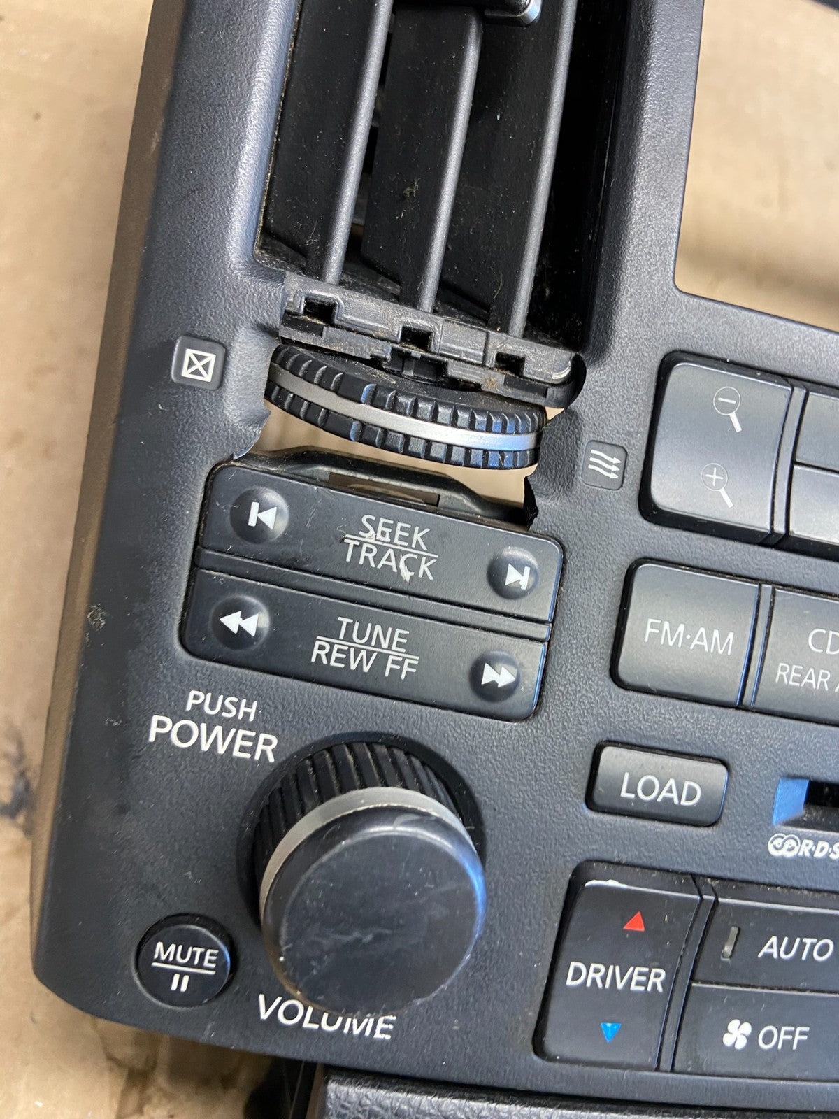 2003 to 2005 Infiniti FX35 Front Radio A/C Heater Switch Control Panel ae2003 DG3