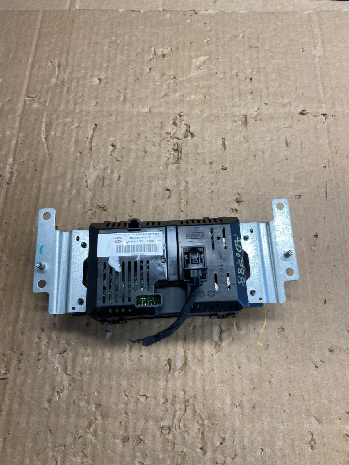 2012 - 2014 Ford Explorer Bluetooth Radio Display Screen AD6788 DG3