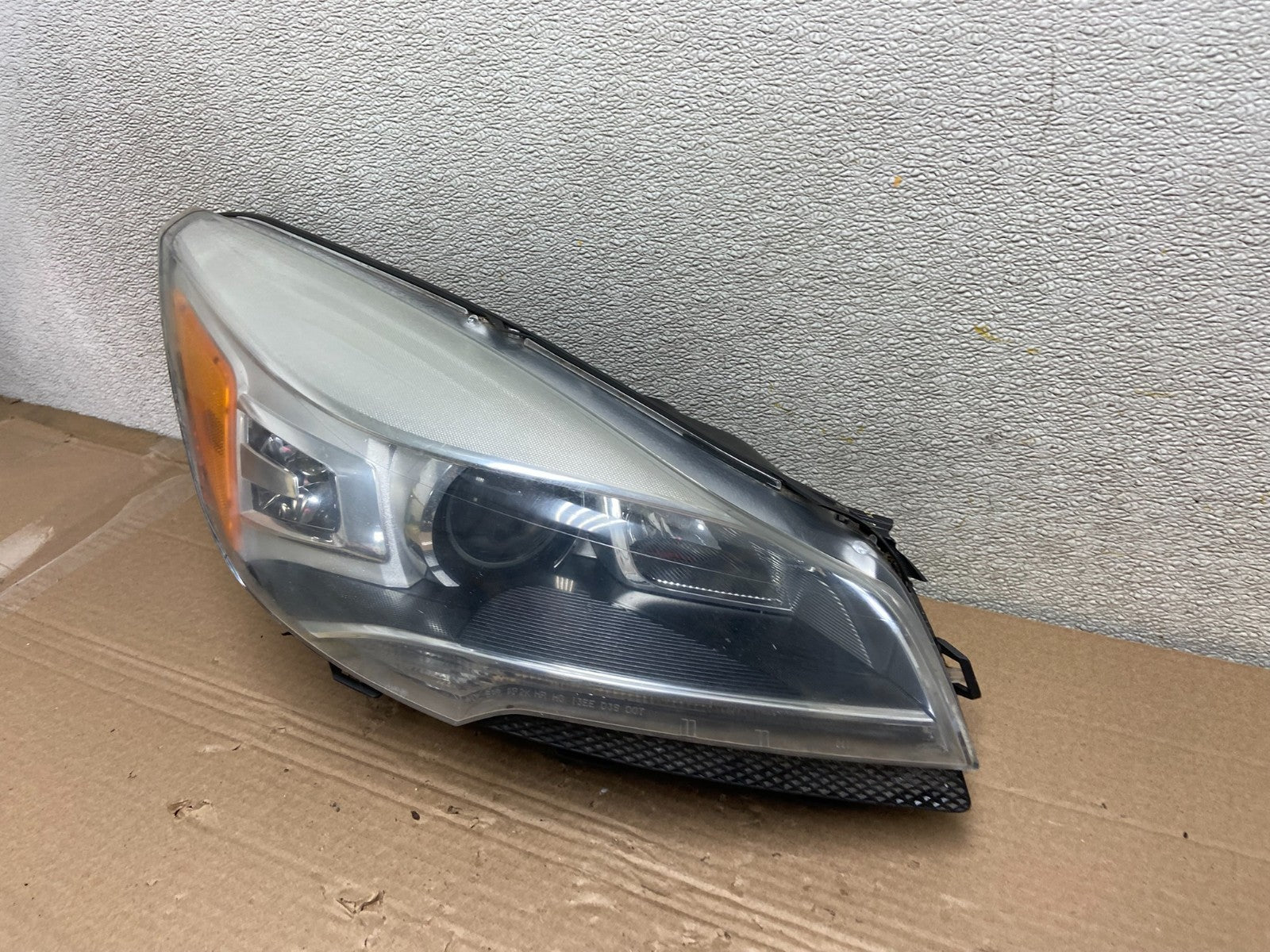 2013 - 2016 Ford Escape Headlight Right Passenger RH Side Xenon HID AB1094 DW1