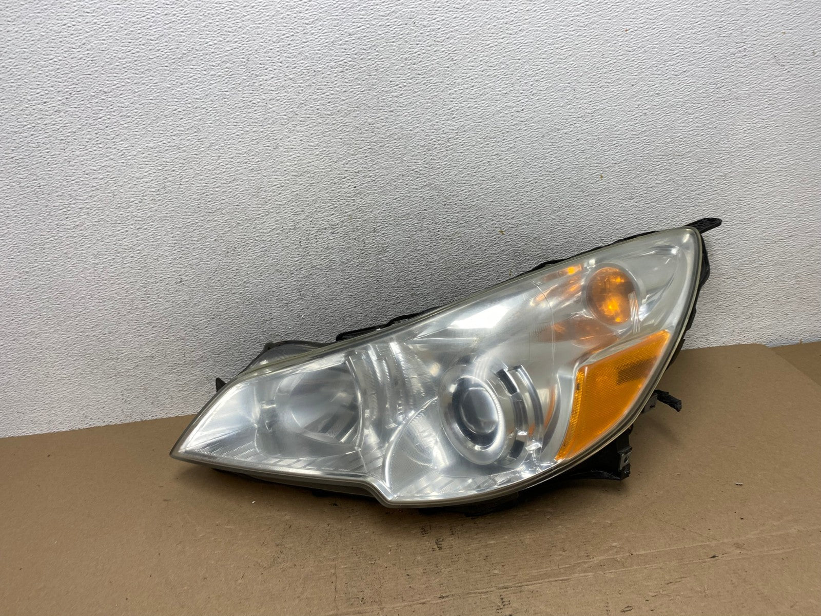 2010 2011 2012 Subaru Legacy Outback Left Driver Halogen Headlight AF4522 LK0