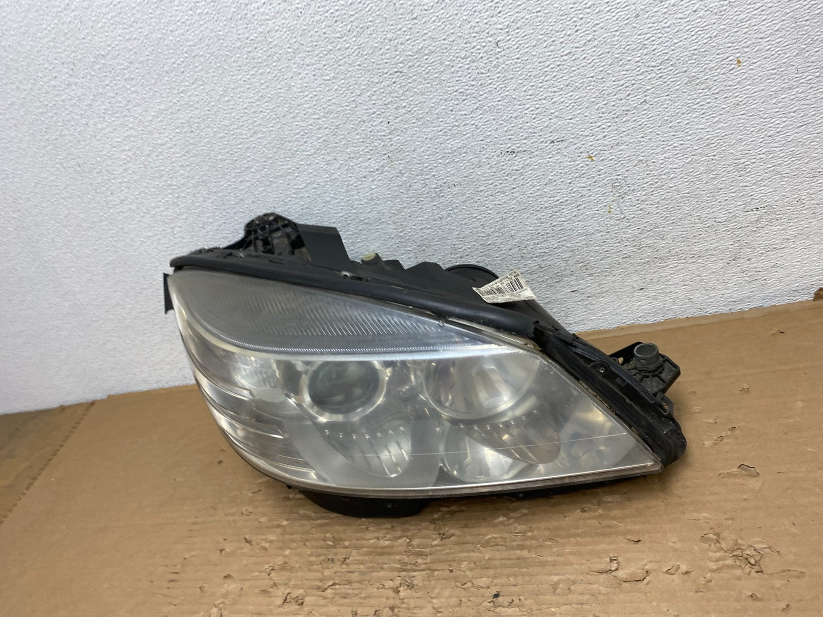 2008 to 2011 Mercedes Benz C-CLASS Right Passenger Side Headlight AD4350 DW1