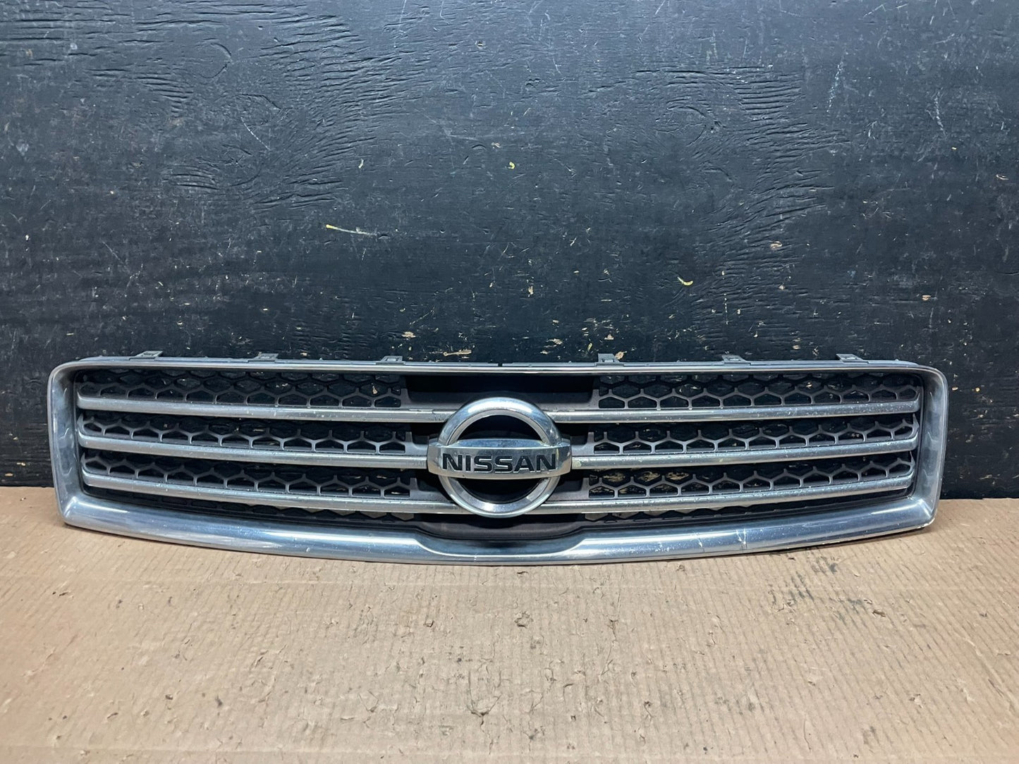2009 to 2011 Nissan Maxima Front Upper Grill Grille 62070-9N00A Y6441 DG0