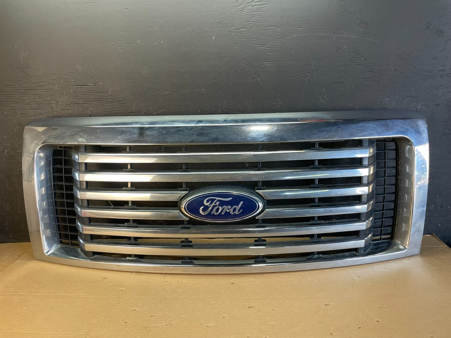 2009 to 2012 Ford F150 XLT Front Upper Grill Grille Chrome ae8665 DG0