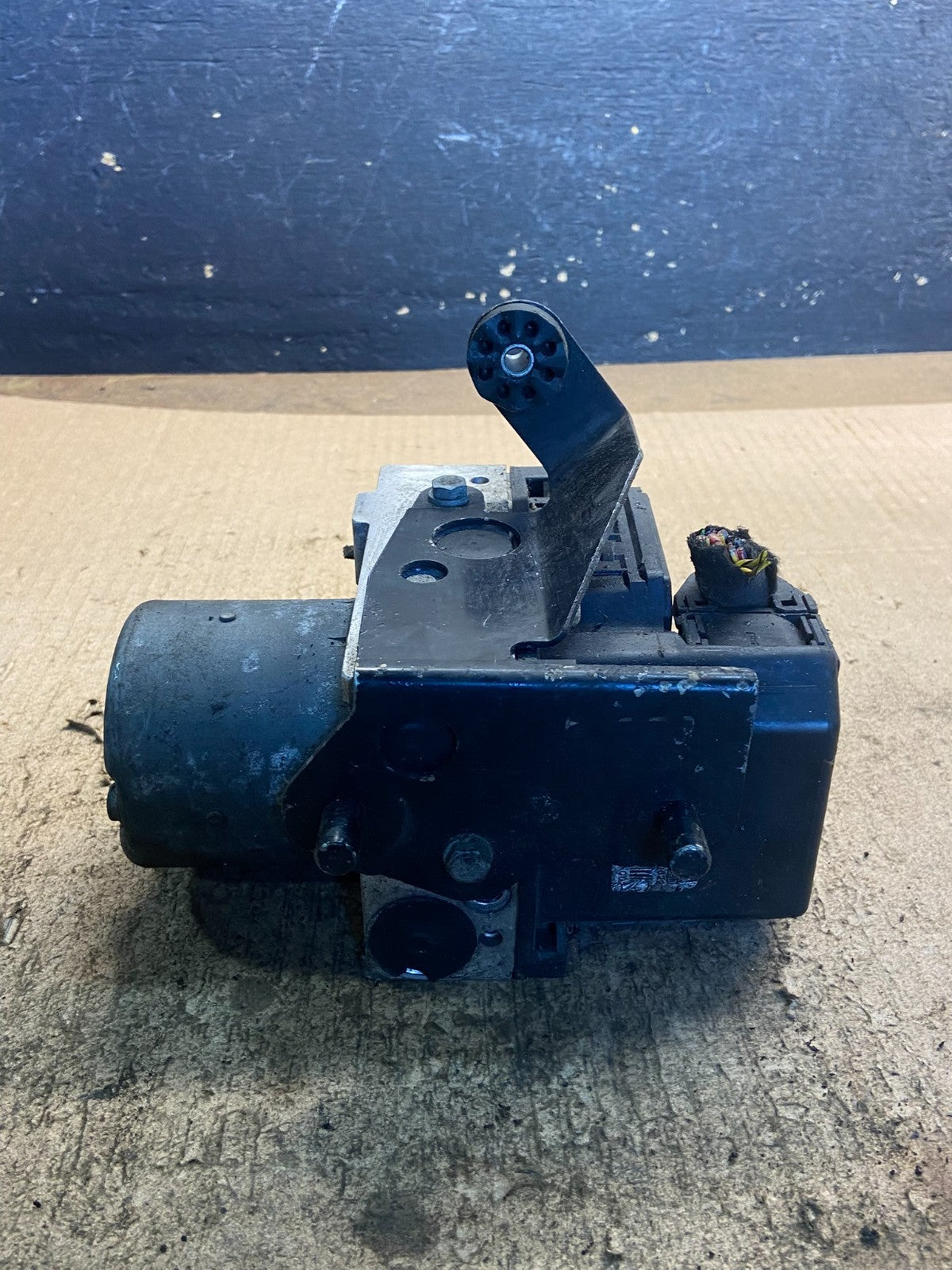 2016 - 2018 Kia Sorento ABS Anti-Lock Brake Pump 6758969 OEM Z8945 DG2
