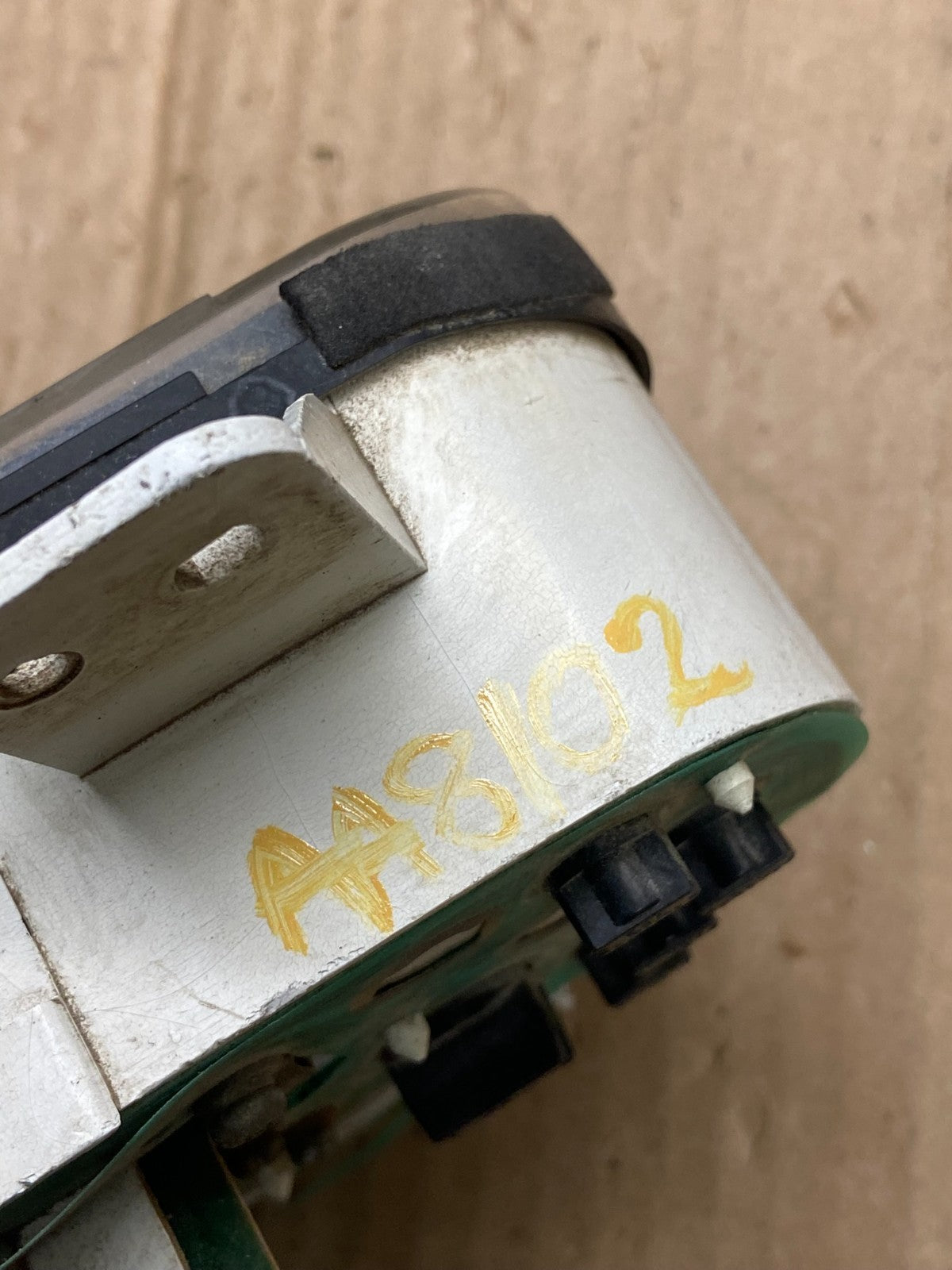 1999 to 2000 Kia Sportage Speedometer Cluster AA81028
