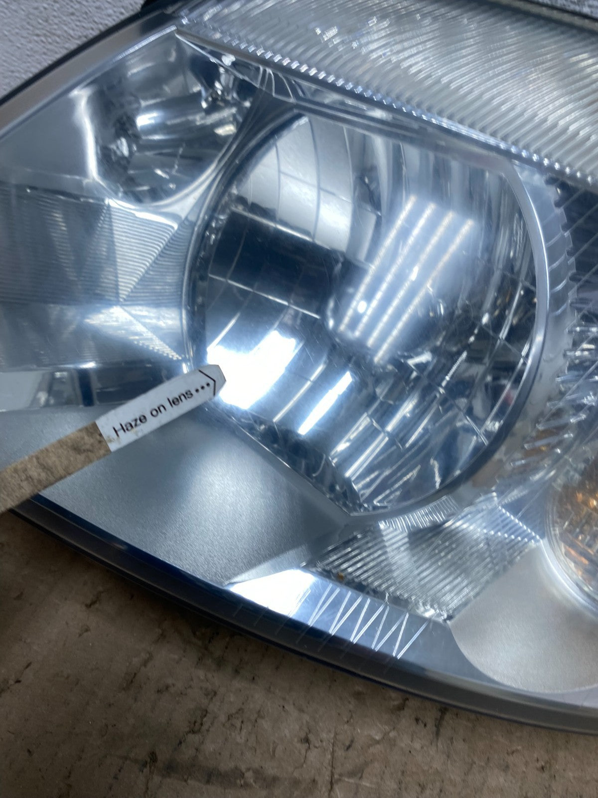 2004 - 2007 Ford Freestar Left Driver LH Side Headlight Halogen AF3277 DW4