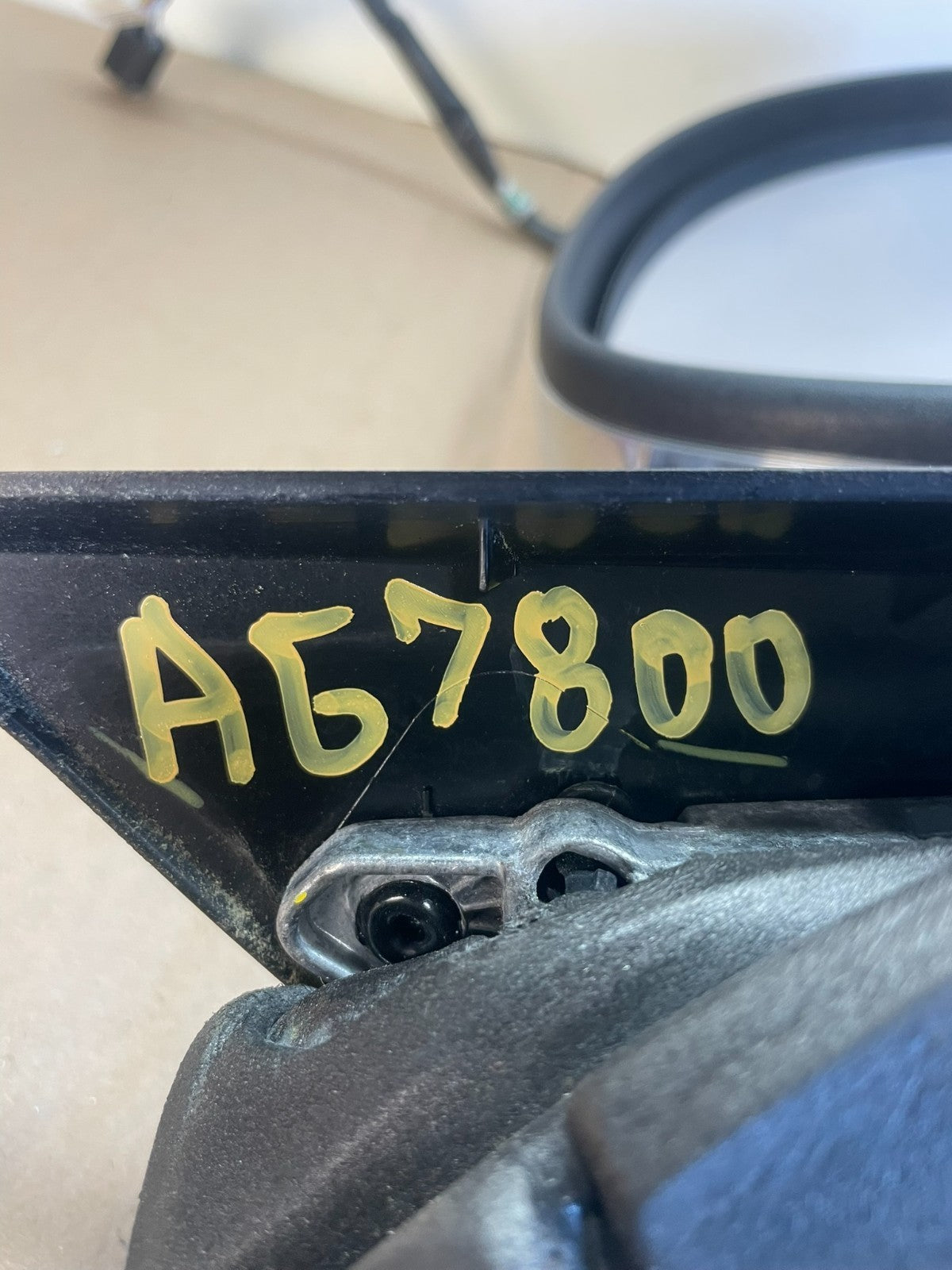 2007-2013 Chevrolet Tahoe Silverado Suburban Right Turn Signal Mirror AG7800 DW8