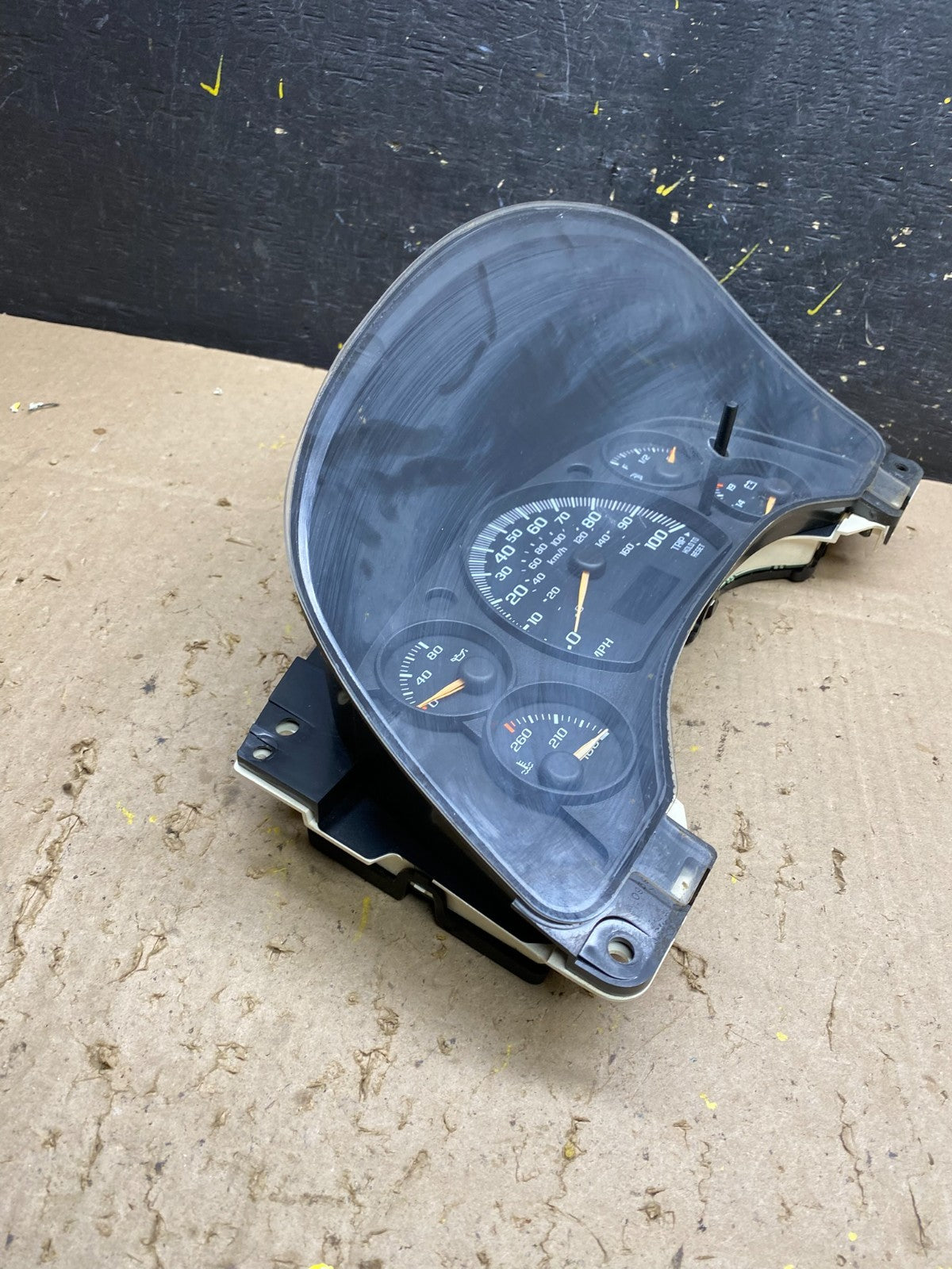 2004 to 2007 Chevrolet Express Speedometer Cluster Gauge OEM  U5529 DG2