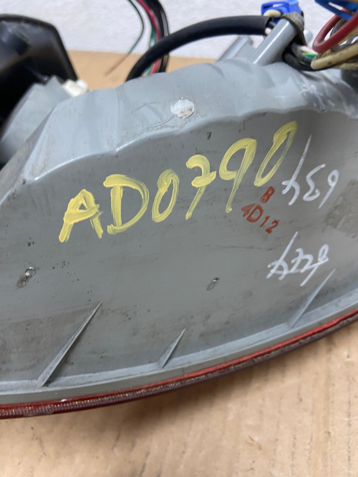 2001 - 2004 Hyundai Santa Fe Left Driver LH Side Tail Light AD0790 LK6