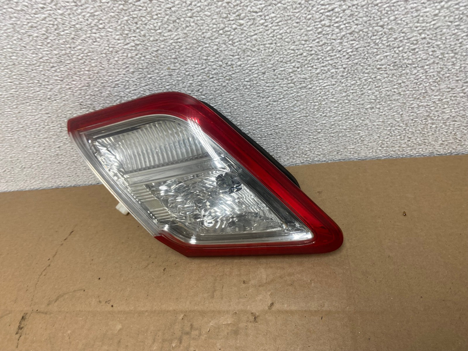 2010-2011 Toyota Camry Hybrid Left Driver LH Side Inner Tail Light Oem AB6155 LK1
