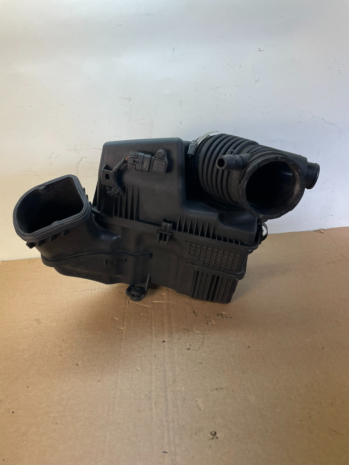 2013 2014 Hyundai Genesis Coupe Air Cleaner Filter Box ag7612 DG3