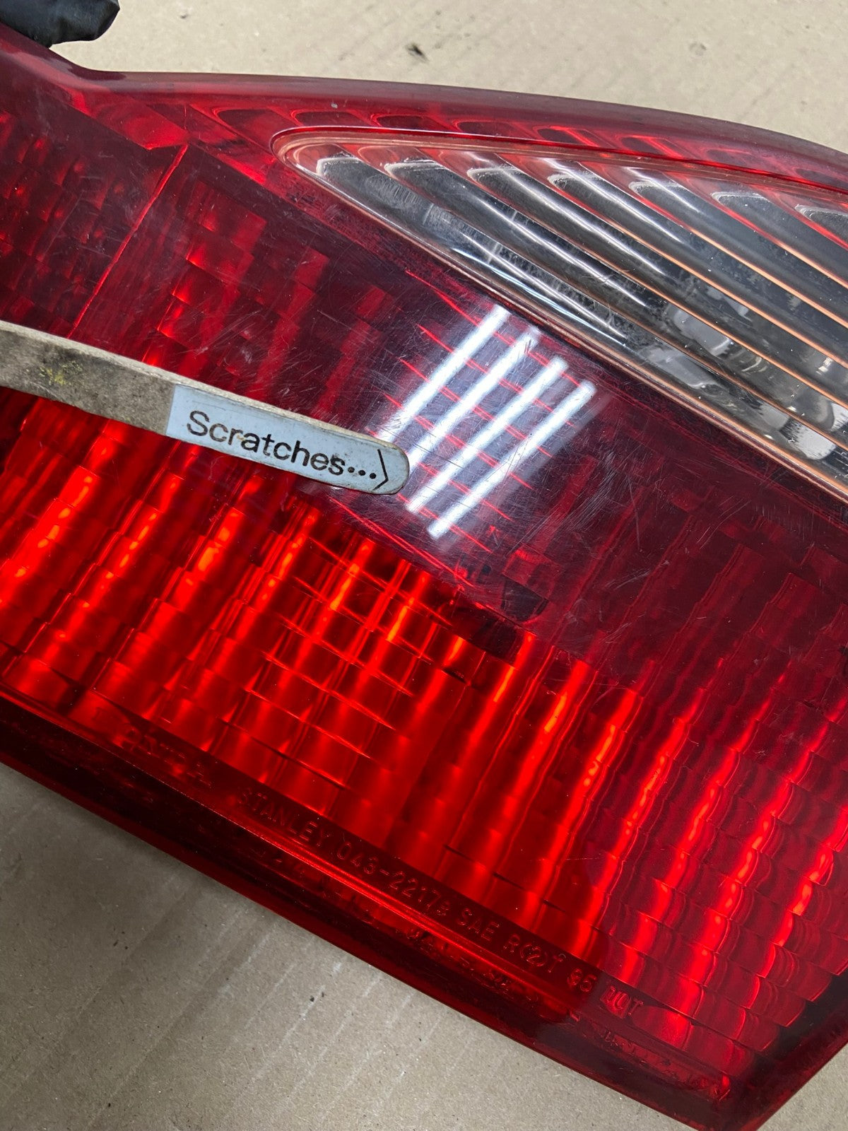 1998 to 2000 Honda Accord Right Passenger Side Inner Tail Light AE9440 LK3