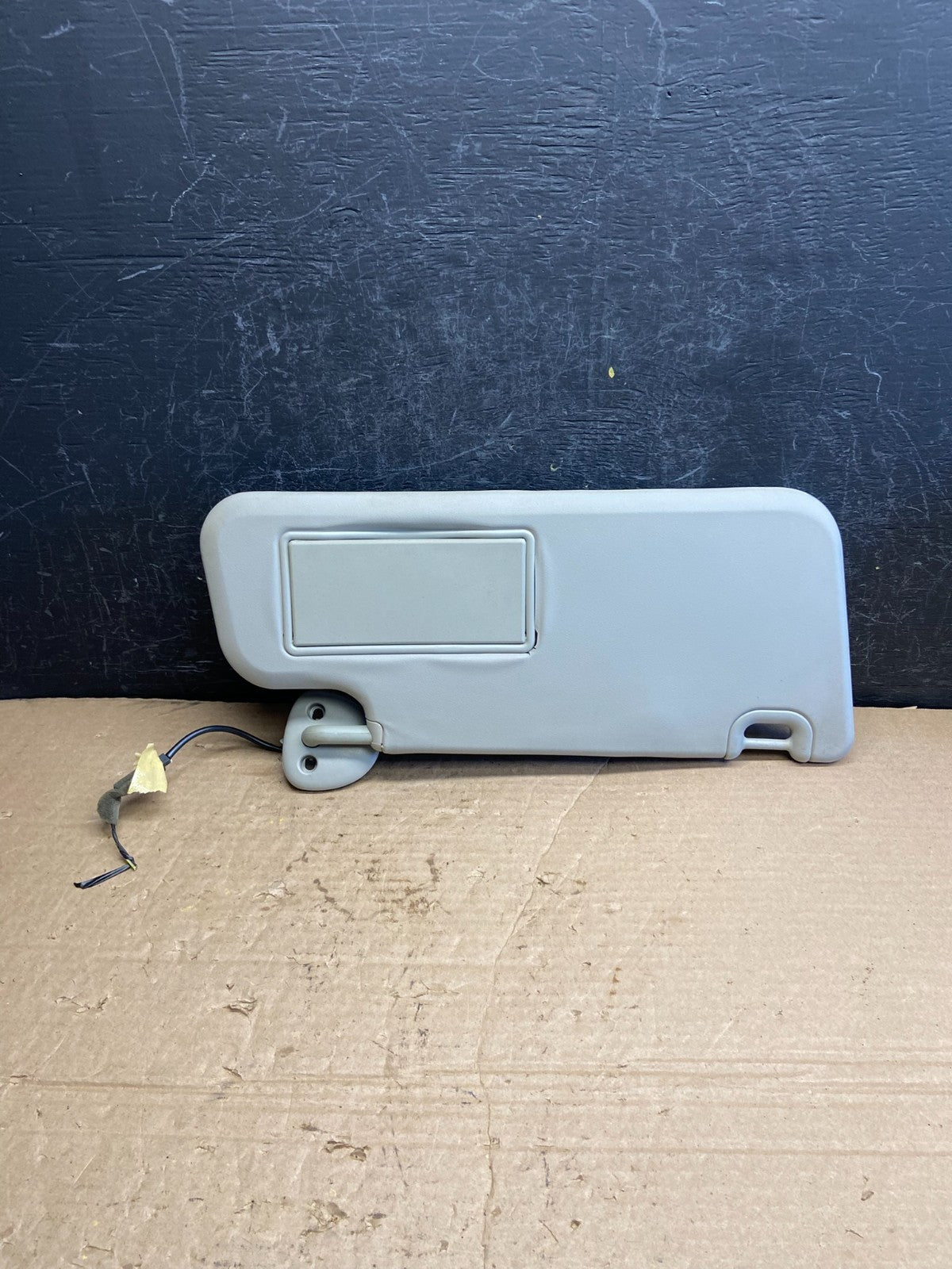 2009-12 Dodge Ram 1500 Front Right Passenger Side Sunvisor Sun Visor AF22201