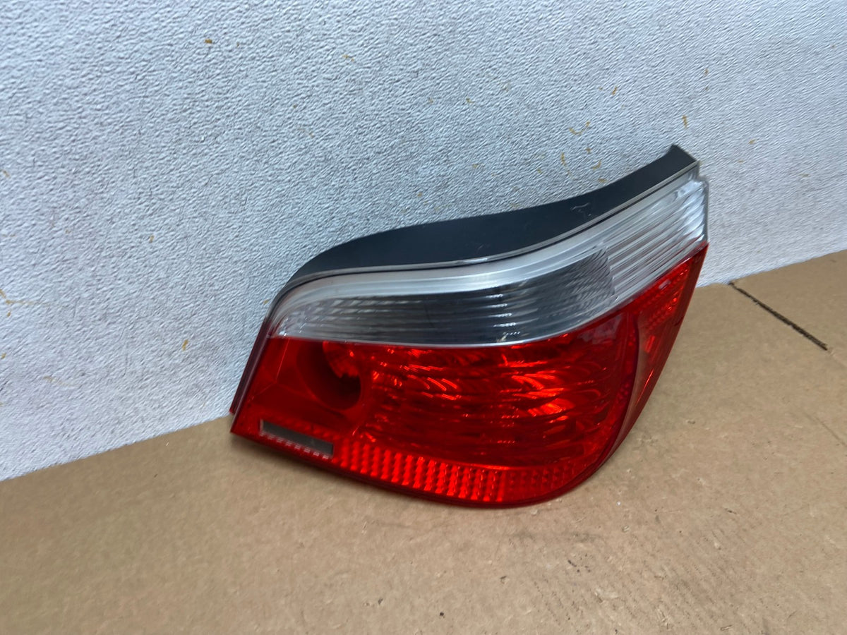 2004 - 2007 BMW 5 Series E60 Right Passenger RH Side Tail Light AI3274 LK2
