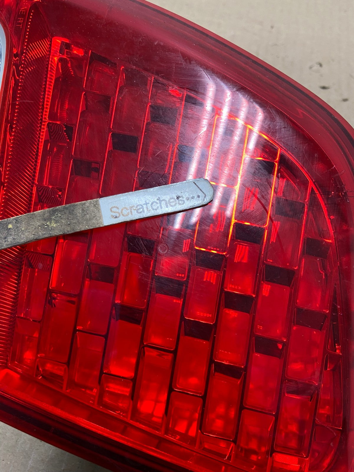 2011 2012 2013 Kia Sorento Right Passenger Inner Tail Light AG5954 LK3