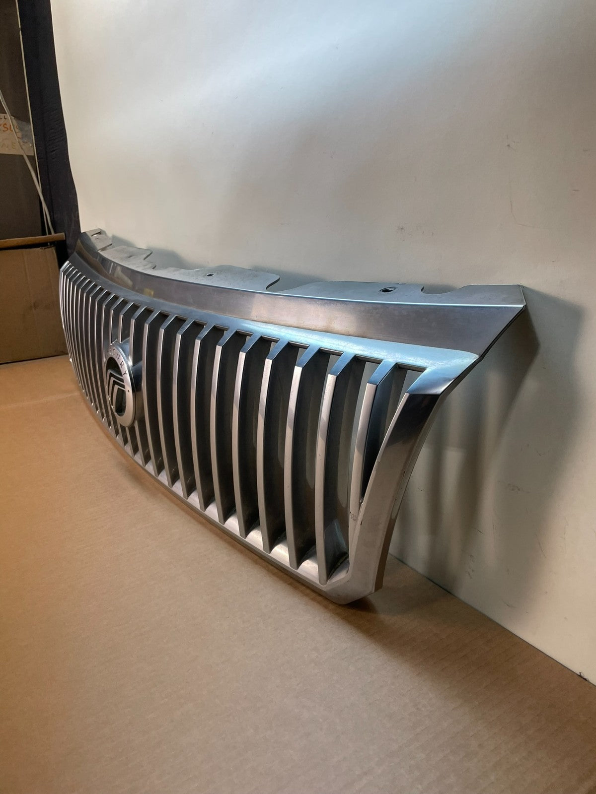 2002 to 2005 Mercury Mountaineer Front Upper Grill Grille AJ0994 DG1