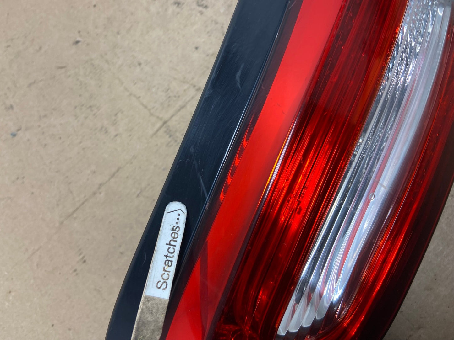 2014 to 2018 Jeep Cherokee Right Passenger Rh Inner Tail Light AF4716 LK3