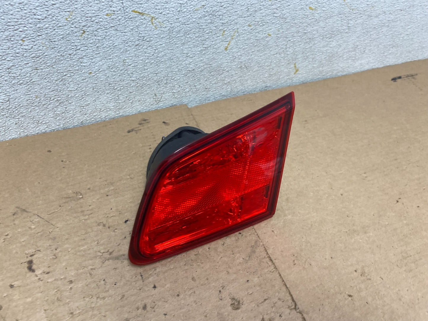 2010-2014 Subaru Legacy Right Passenger Rh Side Tail Light Inner Oem P5362 DW2