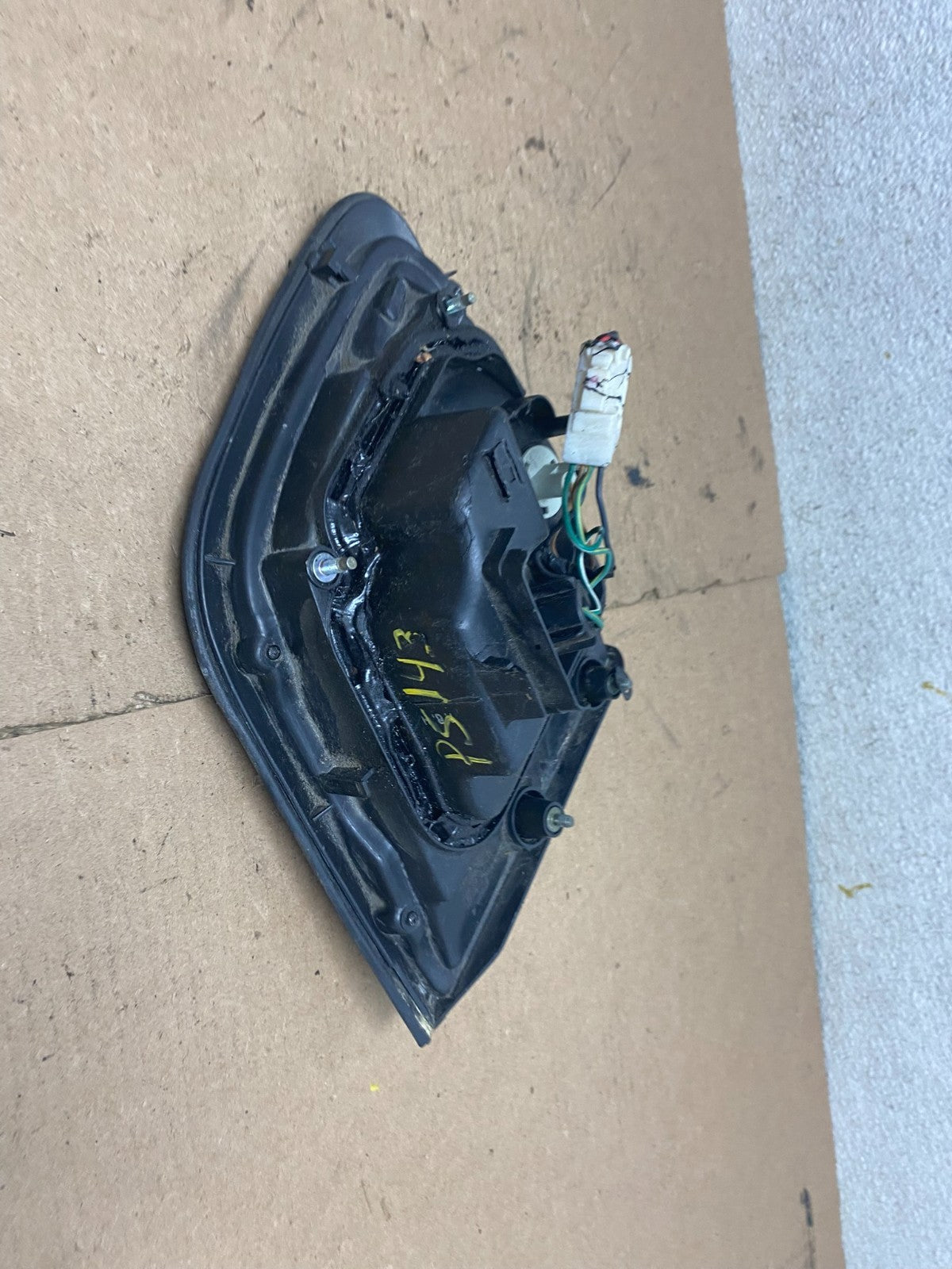 1997 1998 1999 Nissan Maxima Right Passenger RH Inner Tail Light Oem P5143 DW5