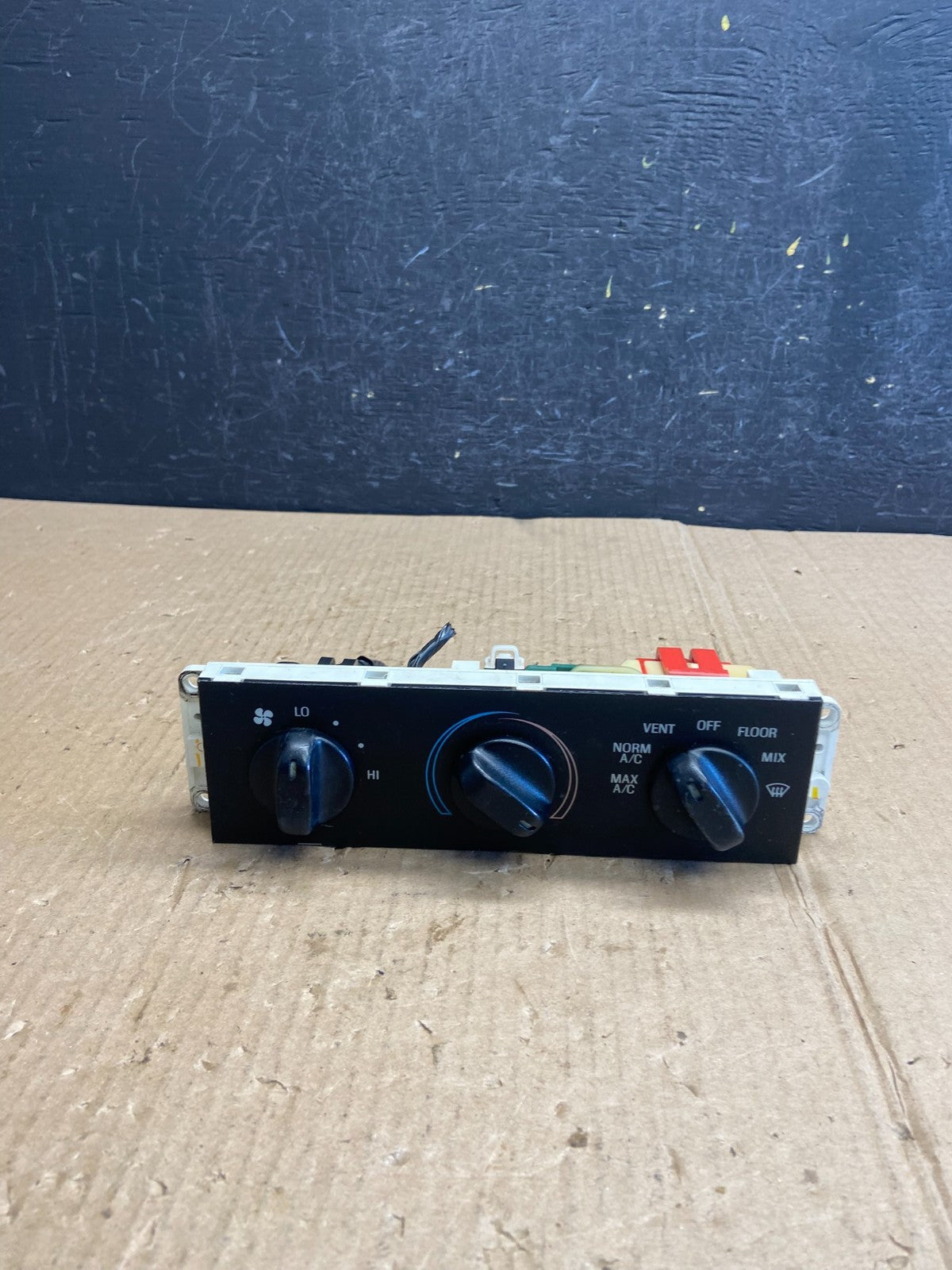 1998 to 2011 Ford Crown Victoria Marquis A/C Heater Climate Control AE3878 DG0
