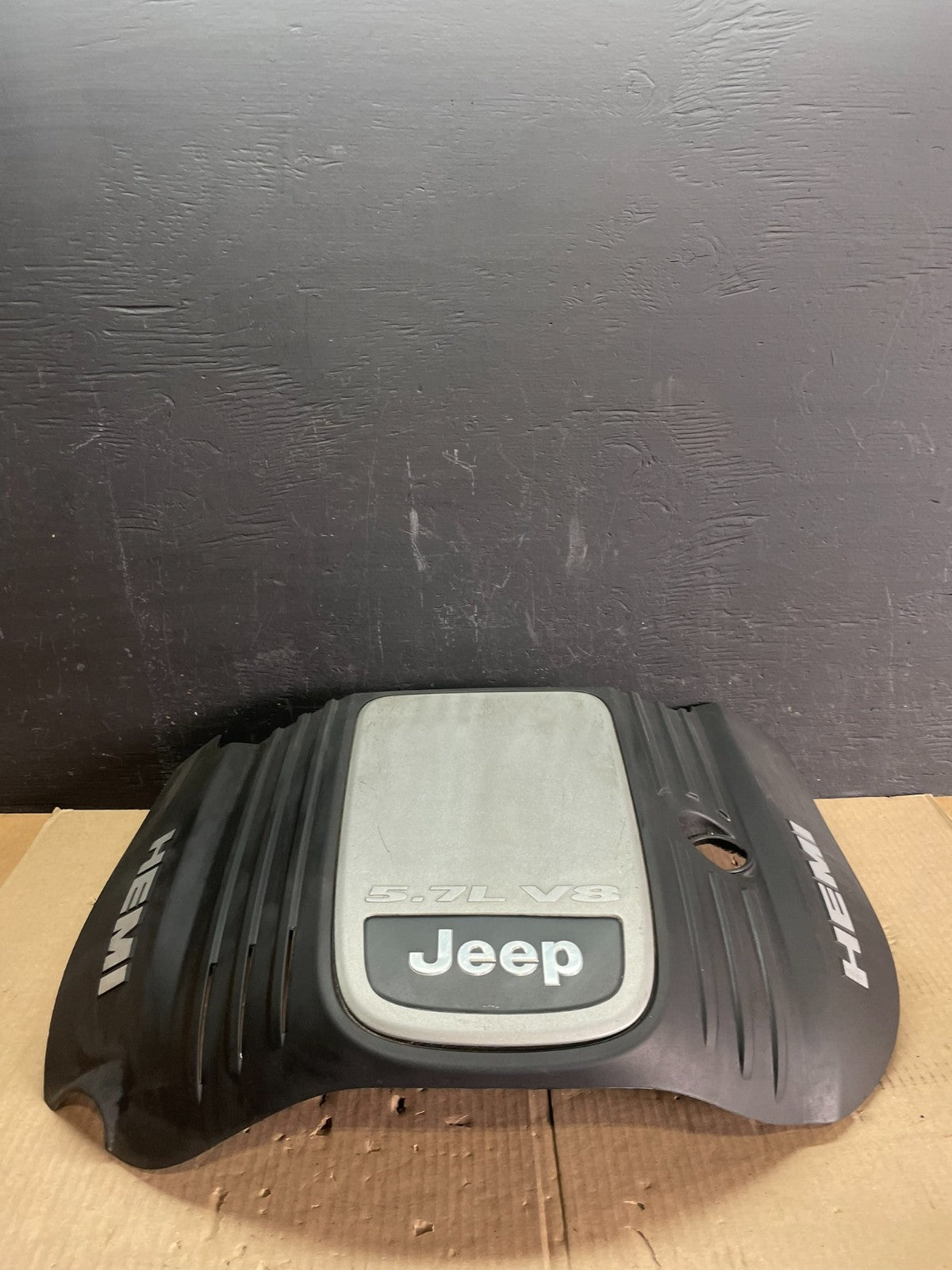 2005 to 2010 Jeep Grand Cherokee 5.7L Hemi Engine Cover Plastic Shield ab7843 DG3