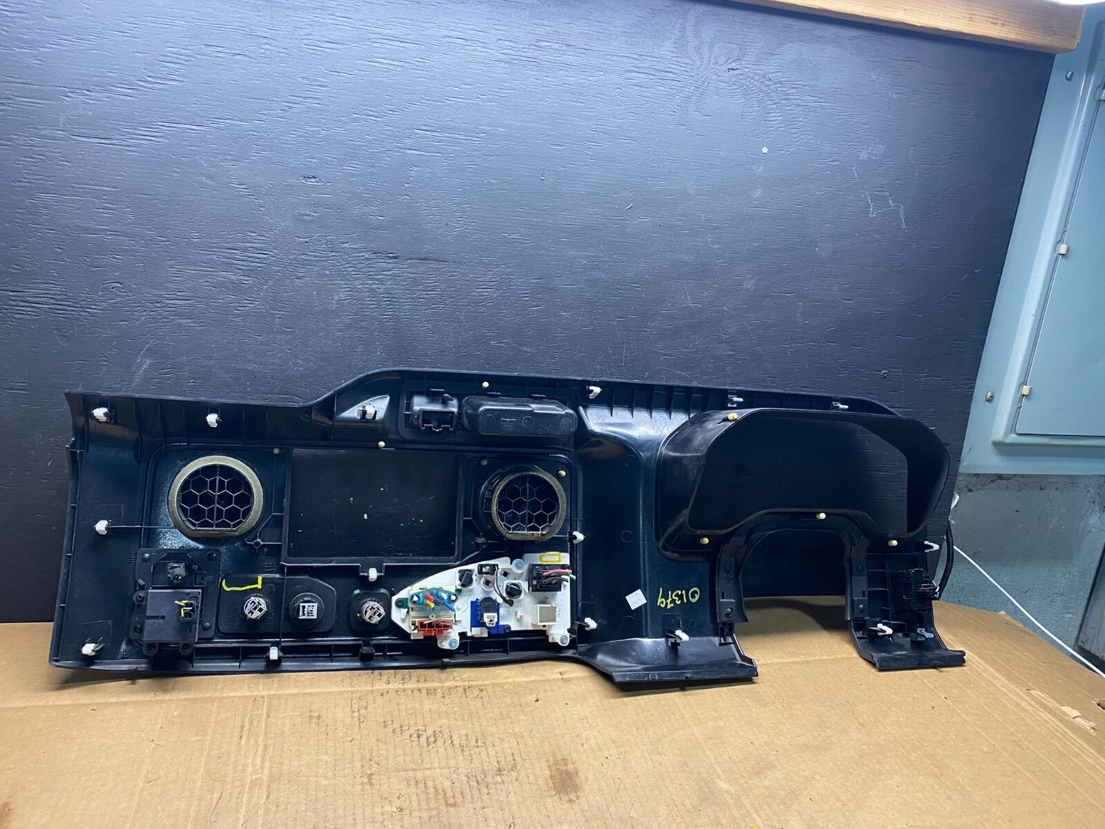 2009 - 2014 Ford E150 E250 Gauge Speedometer Cluster Radio Bezel Trim O1379 DG3