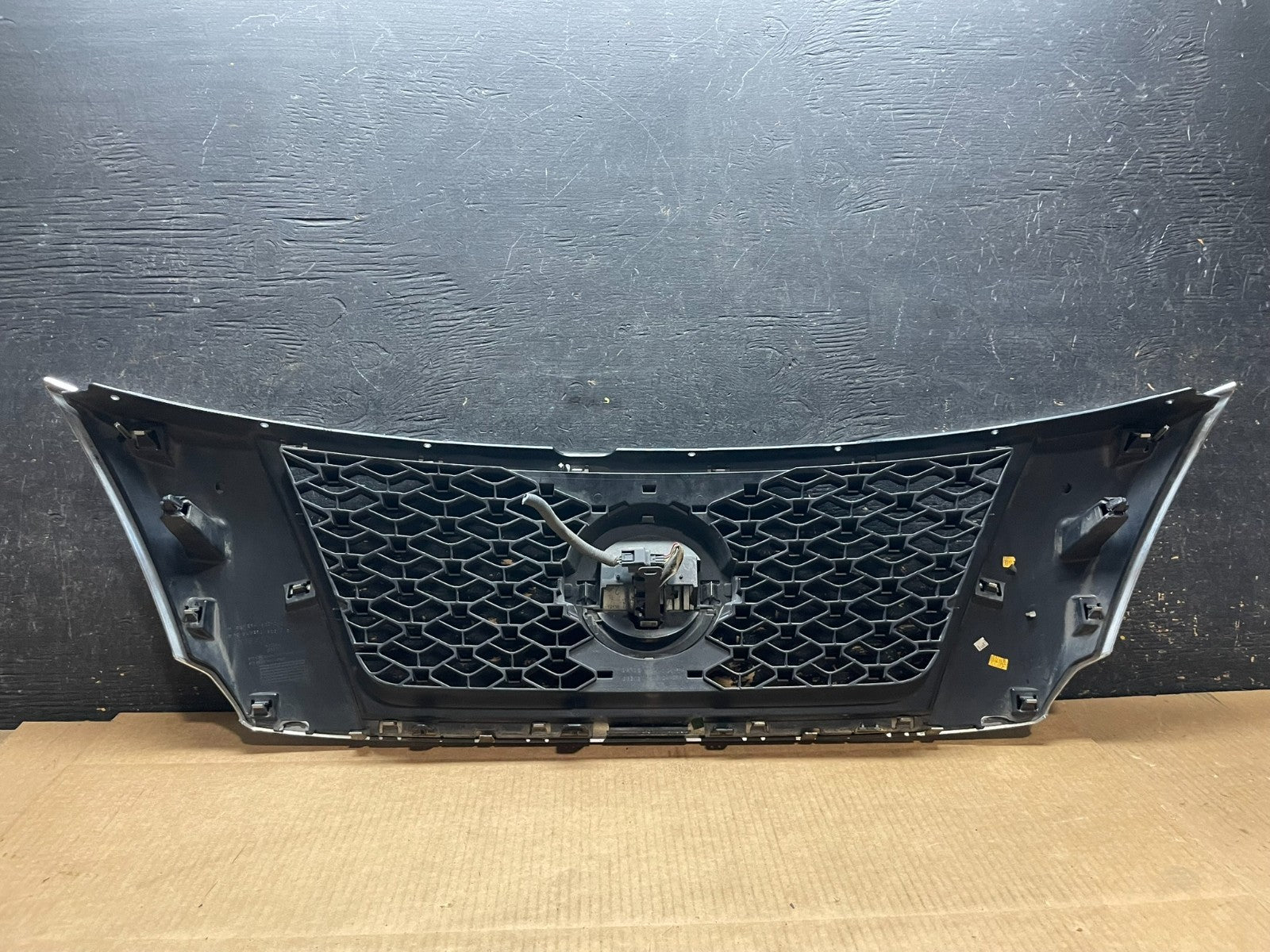 2013 to 2016 Pathfinder  Front Upper Chrome Camera Grill Grille OEM AA9059 DG7