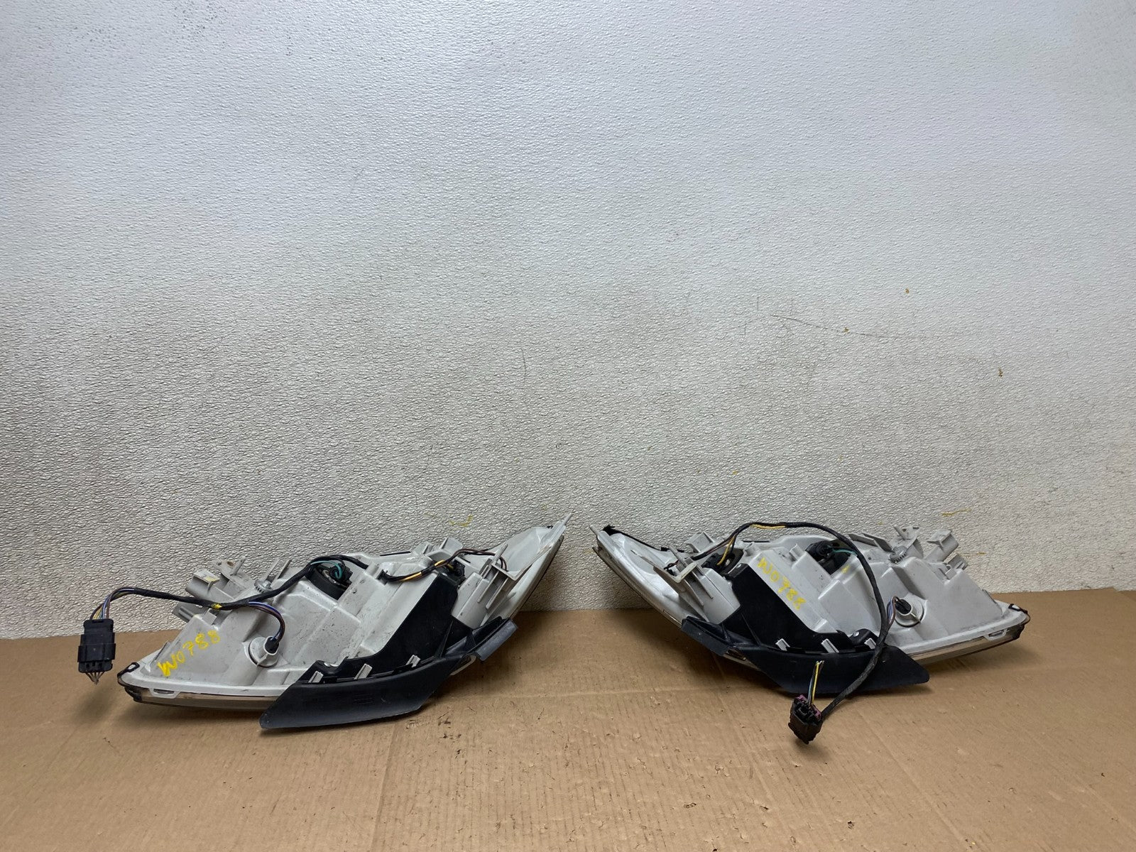 2008 to 2012 Chevrolet Malibu Left+Right Side Set Headlights Oem W0788 DW7