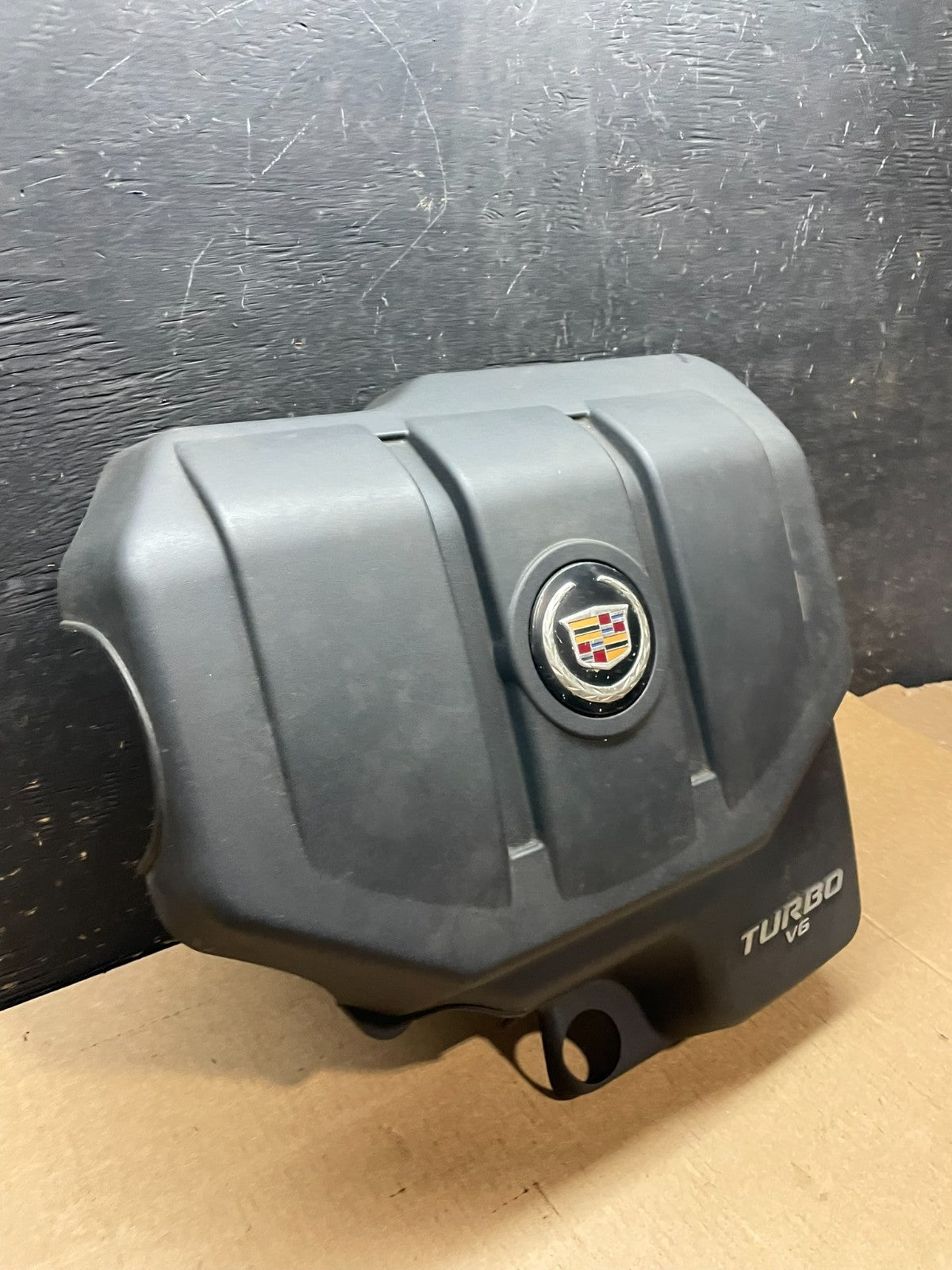 2010 to 2011 Cadillac SRX Engine Cover 2.8L 19420814 Y9495 PS1