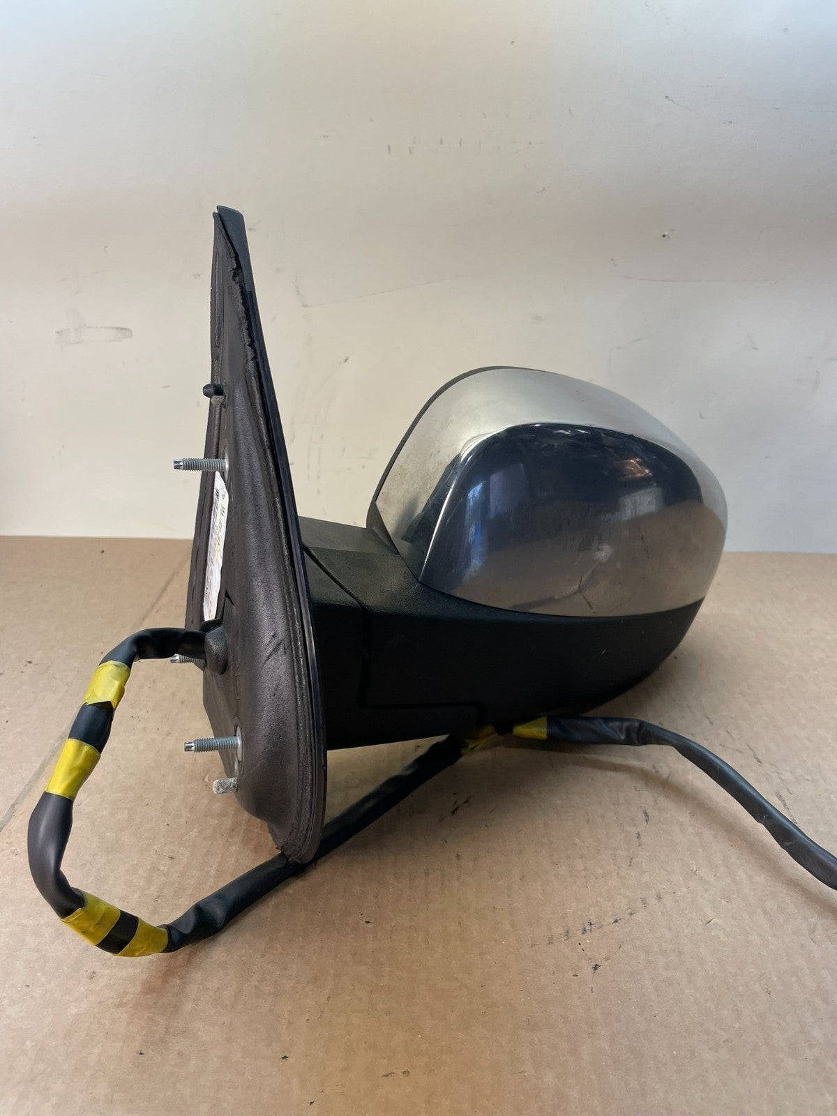 2007 to 2013 Chevrolet Tahoe Silverado Suburban Left Driver Mirror AG2770 MS1