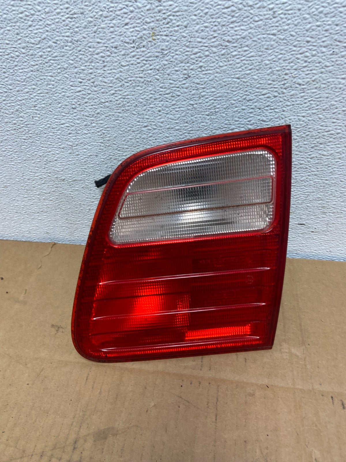 1995-1999 Mercedes-Benz E W210 Wagon Right Passenger Tail Light Inner AC7511 LK0