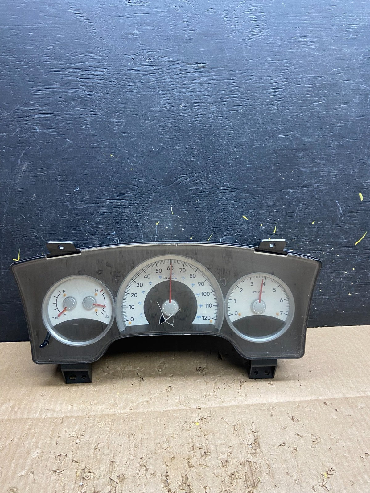 2004 Dodge Durango Speedometer Instrument Cluster Gauge OEM V7780 DG0