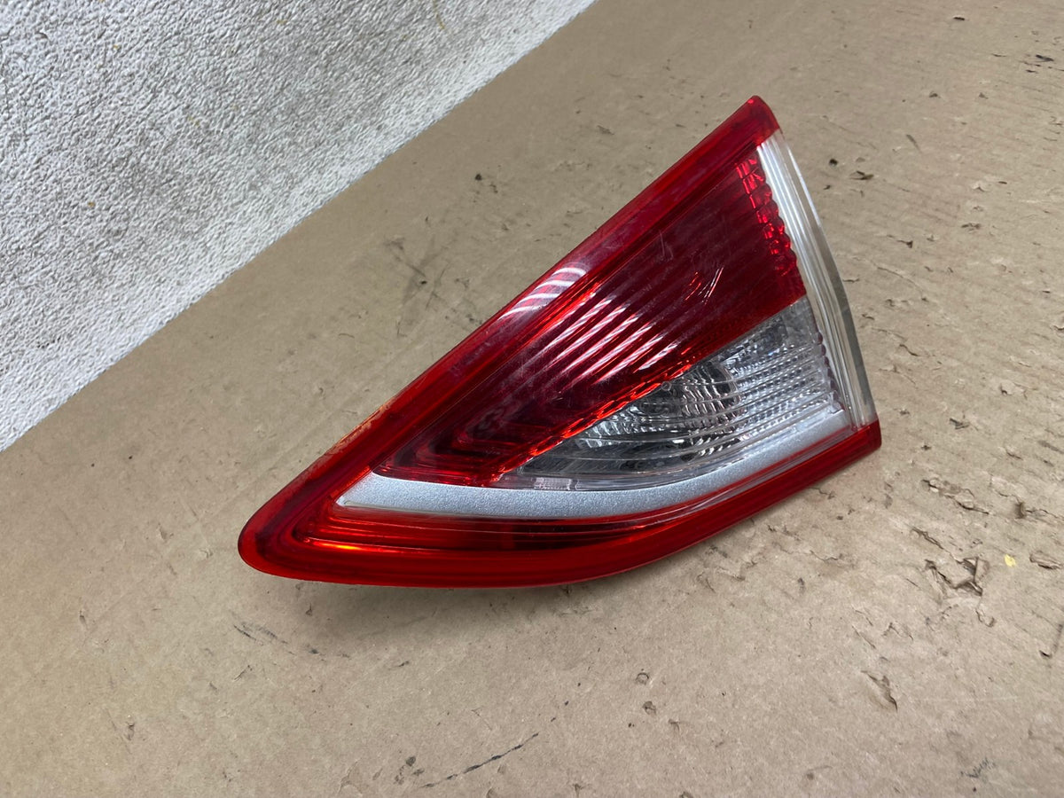 2013 to 2016 Ford Escape Right Passenger RH Side Inner Tail Light AI2362 LK2