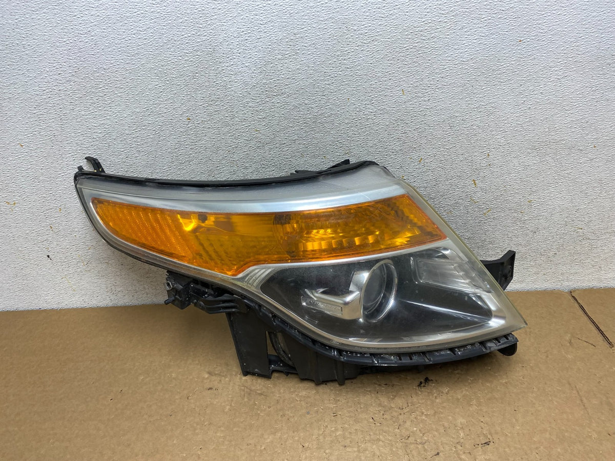 2011 to 2015 Ford Explorer Right Passenger Xenon Headlight AI3606 DW0