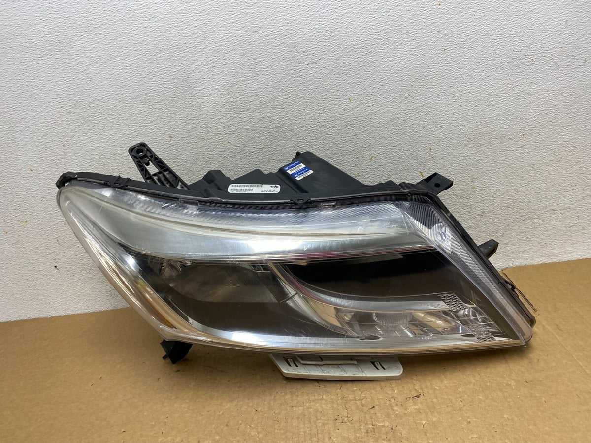 2013 to 2016 Nissan Pathfinder Right Passenger RH Side Headlight TYC AI3597 DW0
