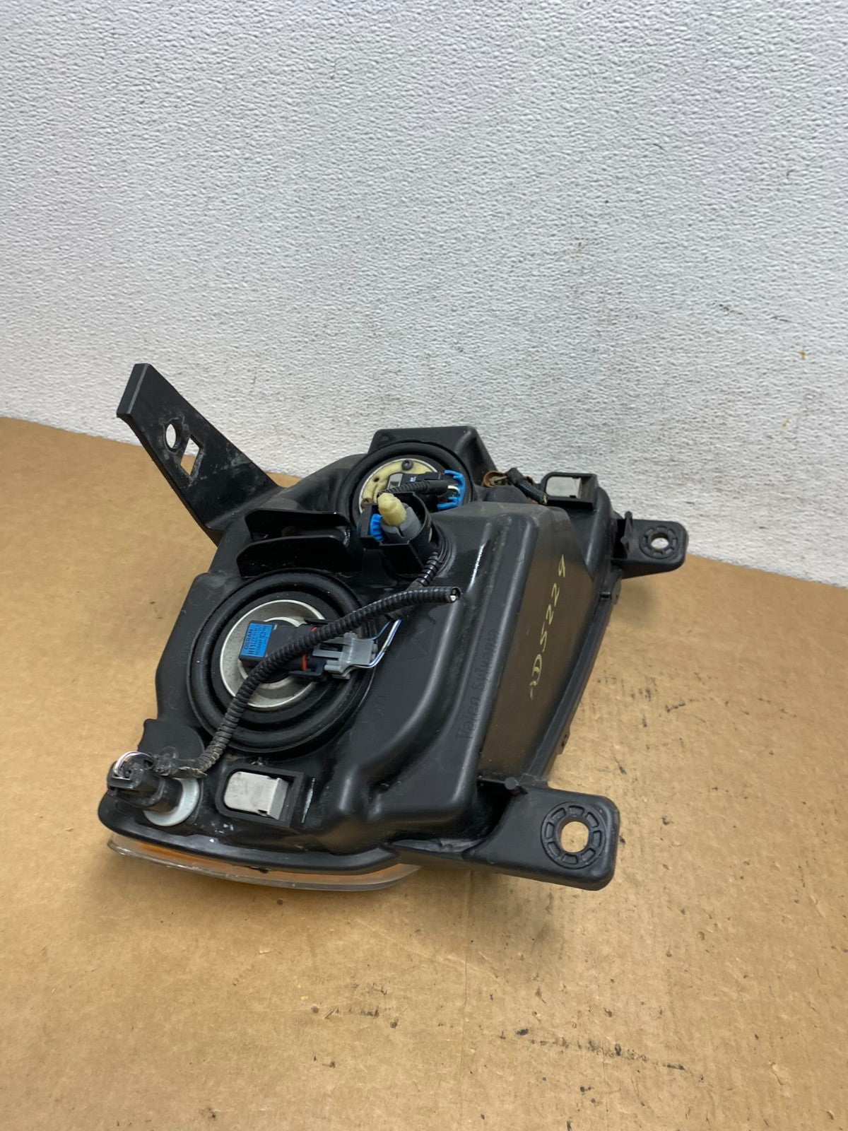 2011 to 2013 Jeep Grand Cherokee Halogen Left Driver Lh Headlight AD5229 DW8