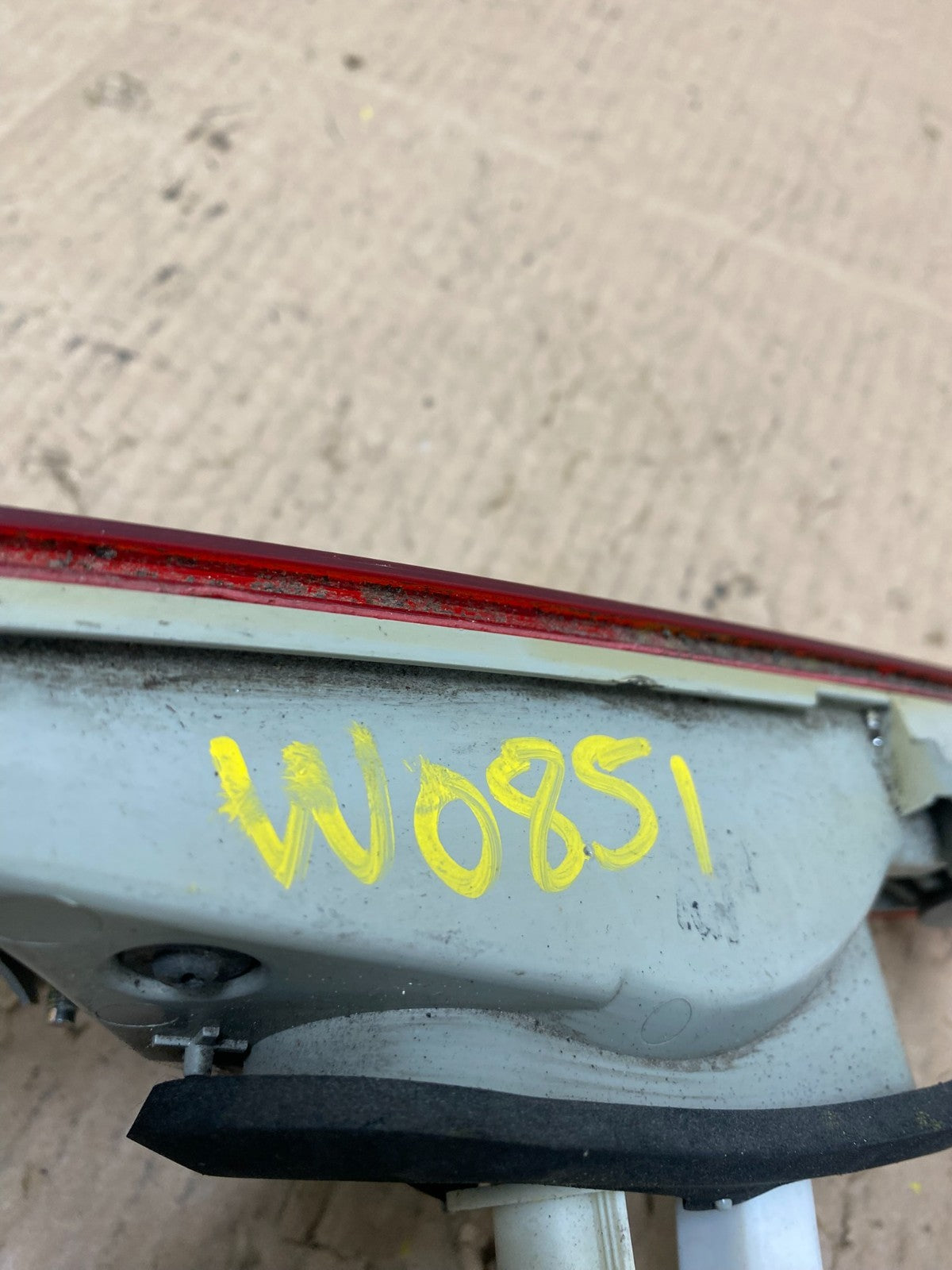 2011 to 2014 Hyundai Sonata Right Passenger Rh Inner Tail Light Oem W0851 DW8