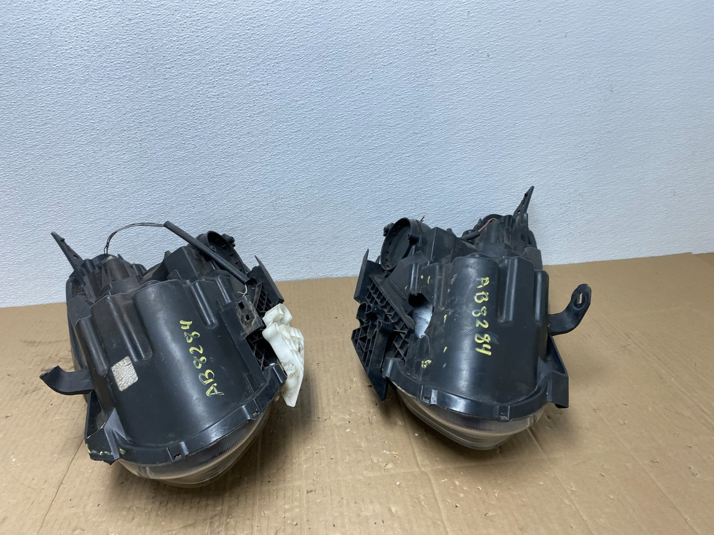 2009-2013 Nissan Rogue Left+Right Side Set Halogen Headlights OEM AB8284 DW16