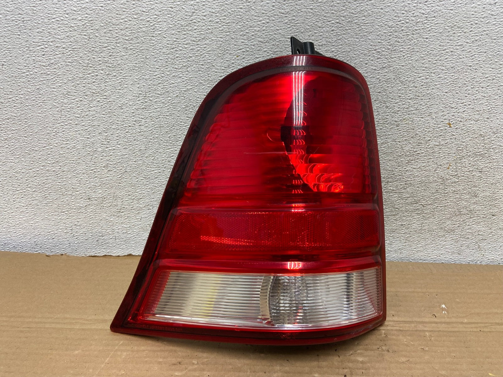 2004 to 2007 Ford Freestar Left Driver LH Side Tail Light AG9025 LK0